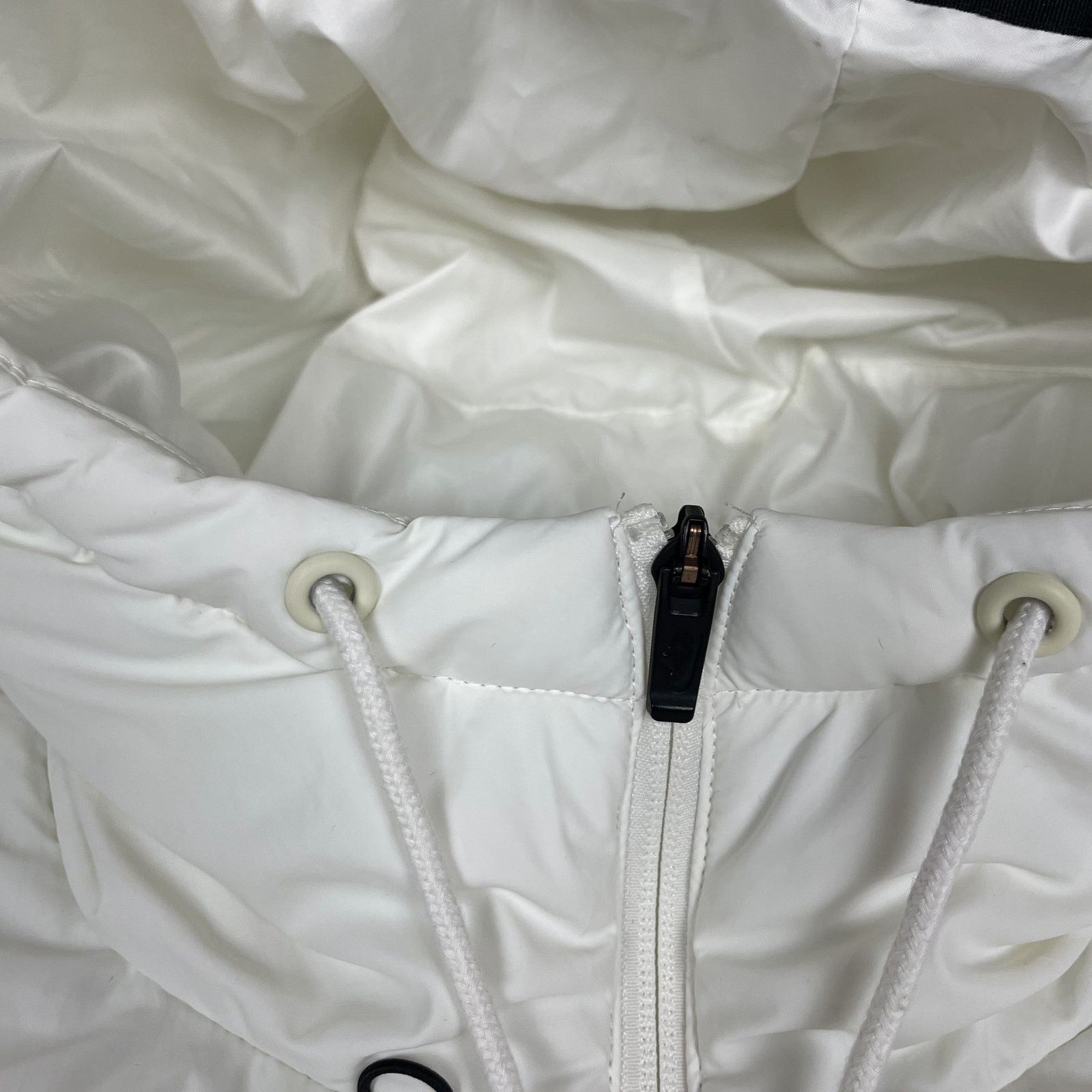 Nike Nike Women's White Outdoor Hooded Full Zip Puffer Jacket XS Size XS / US 0-2 / IT 36-38 - 4 Thumbnail