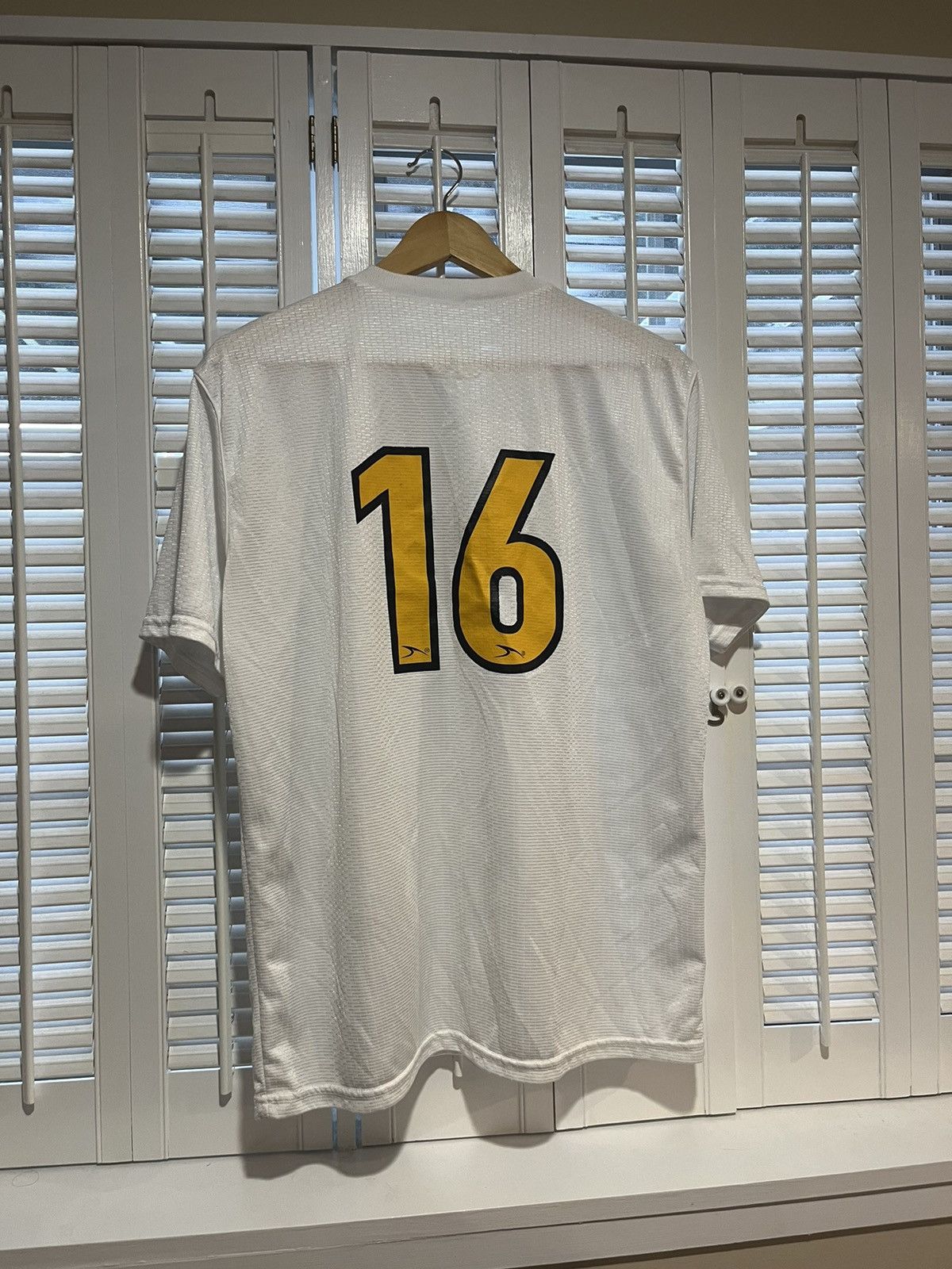 Vintage White Y2K Soccer Jersey 17 Size US M / EU 48-50 / 2 - 2 Thumbnail