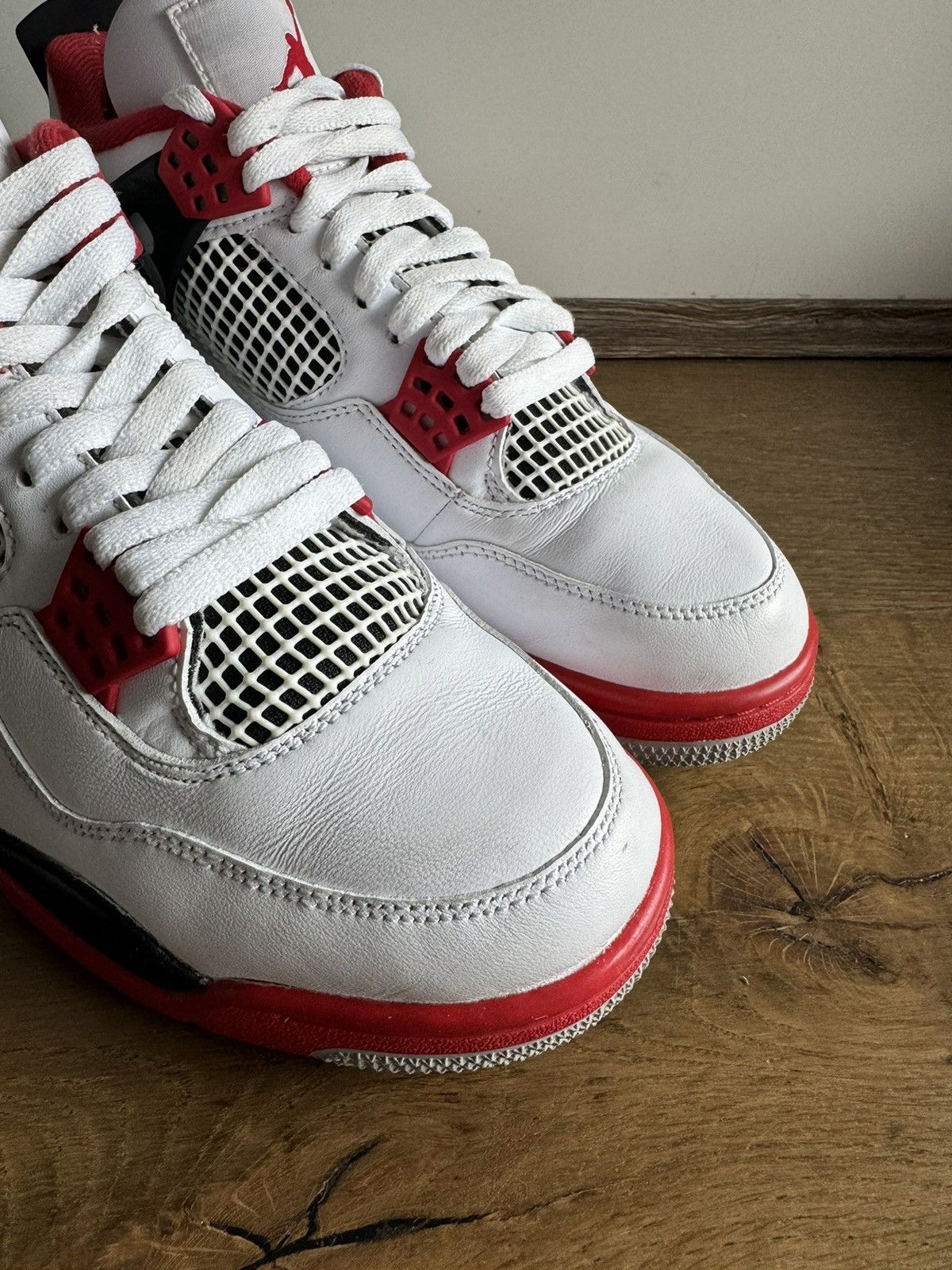 Jordan Brand Jordan 4 Retro Fire Red 2020 Size US 8 / EU 41 - 3 Thumbnail