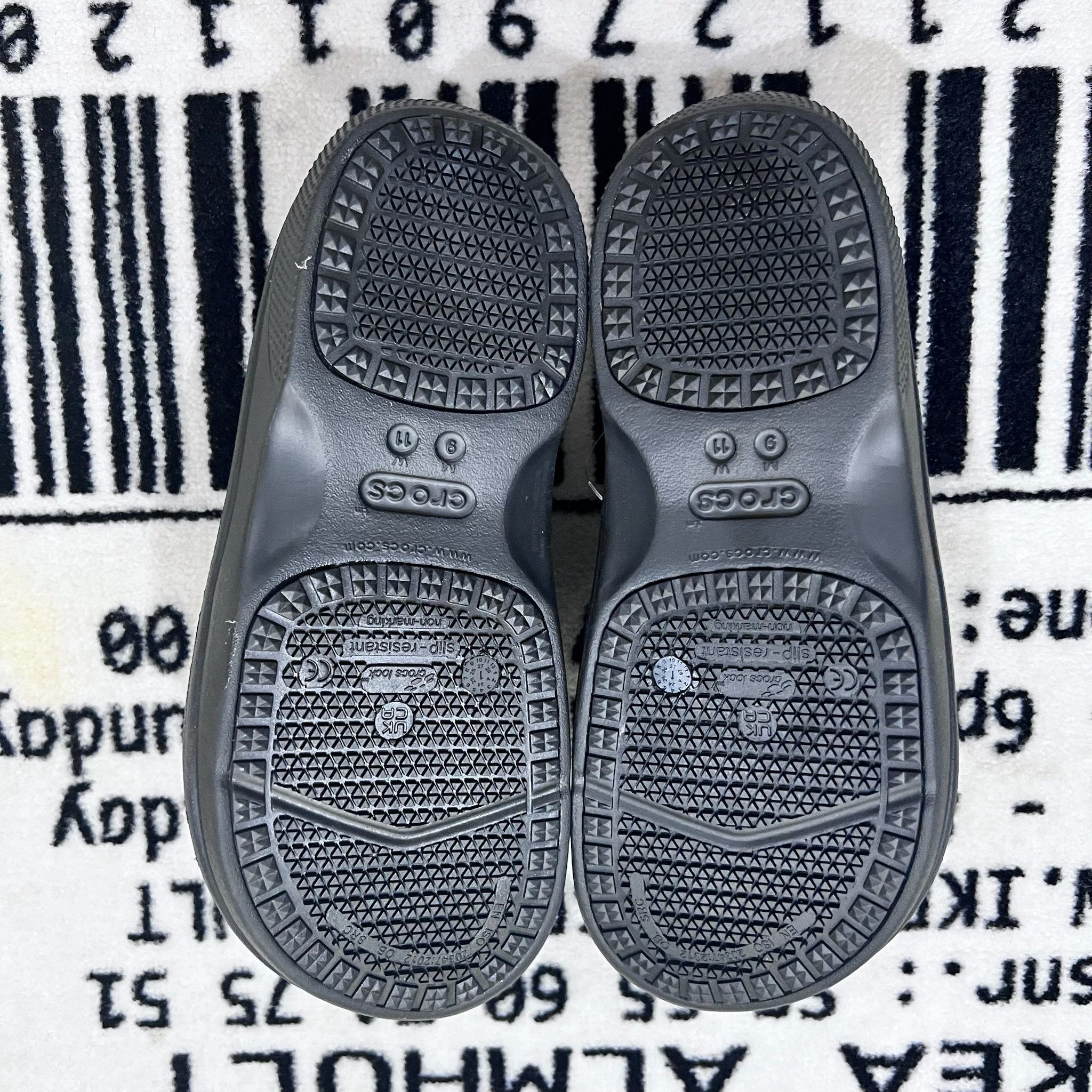 Crocs Crocs On The Clock Work Slip-On Dual Comfort Anti Slip Clog Size US 9 / EU 42 - 7 Thumbnail