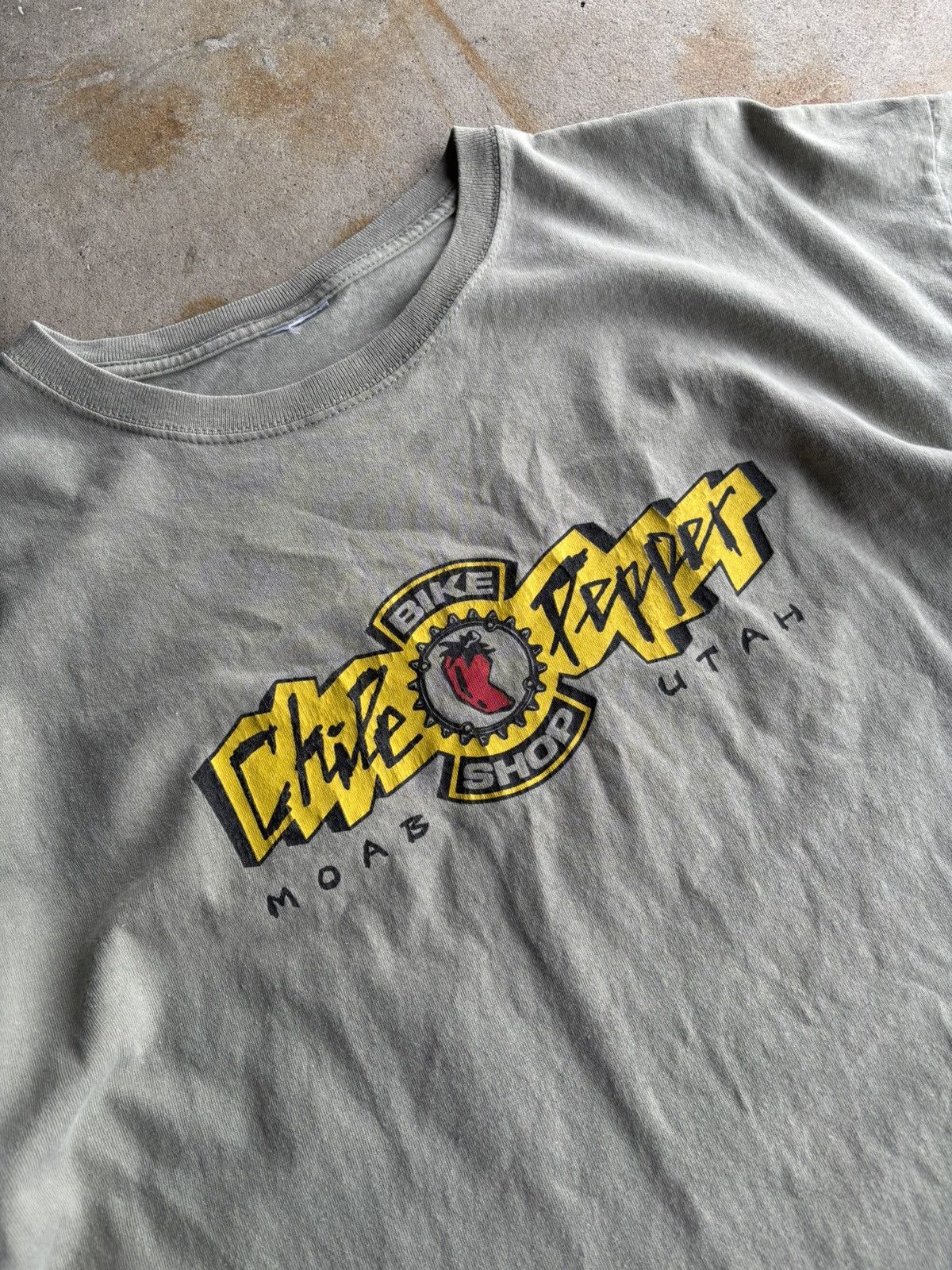 Other Vintage Early 2000s Moab Utah Chile Pepper Bike Nature Tee Size US XL / EU 56 / 4 - 3 Thumbnail