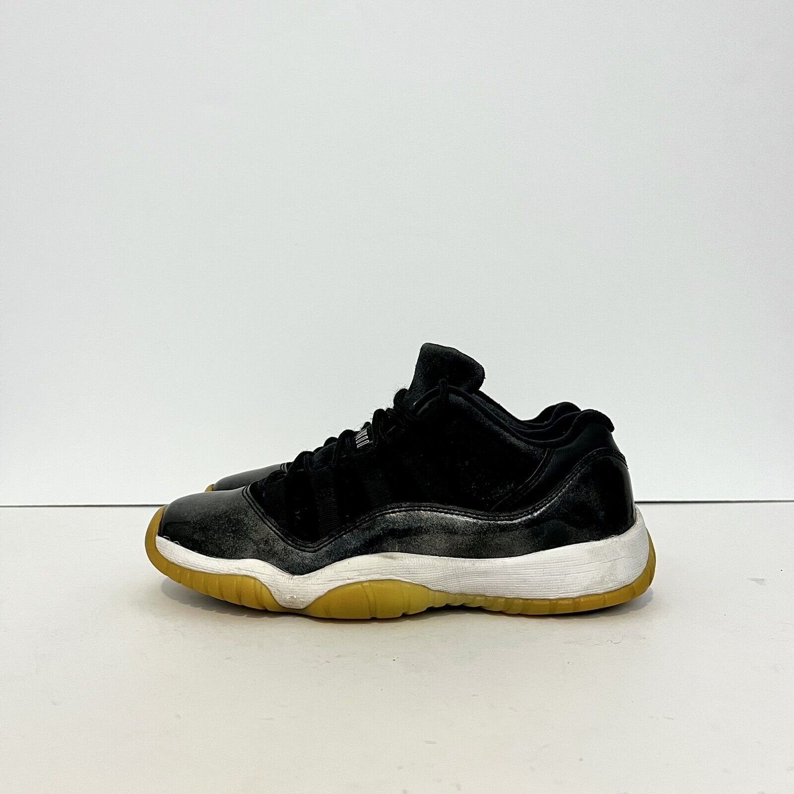 Jordan Brand 2016 Air Jordan 11 XI Retro Low GS BG Baron 528896 010 Sz 5Y Size US 6.5 / IT 36.5 - 1 Thumbnail