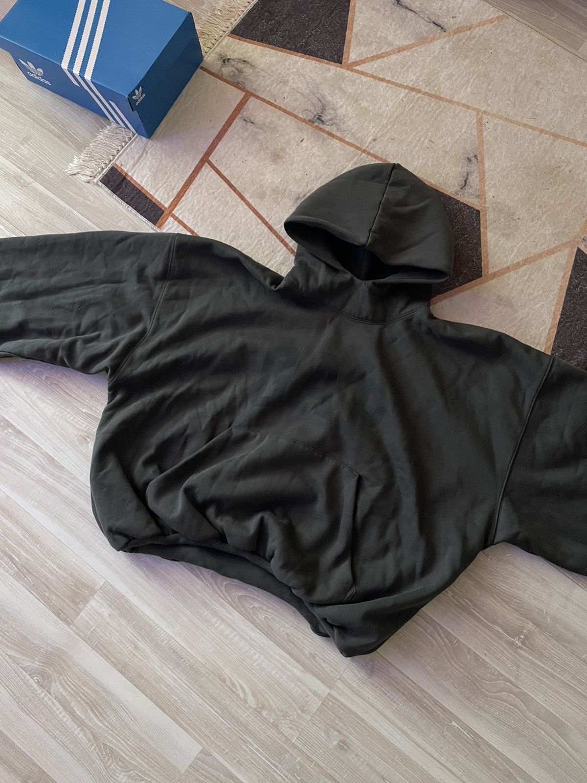 Balenciaga × Gap × Kanye West Yeezy Gap Engineered by Balenciaga Dove Hoodie "Black" Size US S / EU 44-46 / 1 - 4 Thumbnail