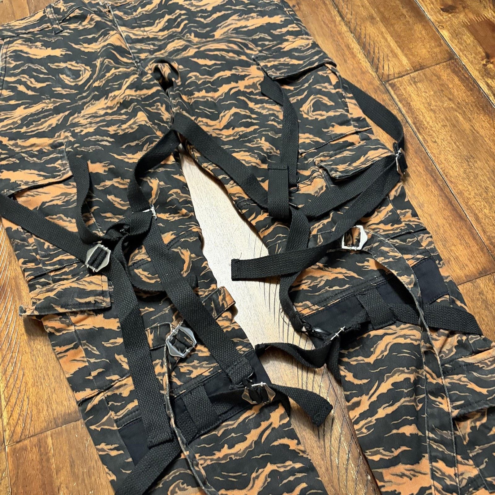 Valabasas Valabasas Pants Men 36x32 Tiger Camo Cargo Strap Buckle Slim Size US 36 / EU 52 - 7 Thumbnail