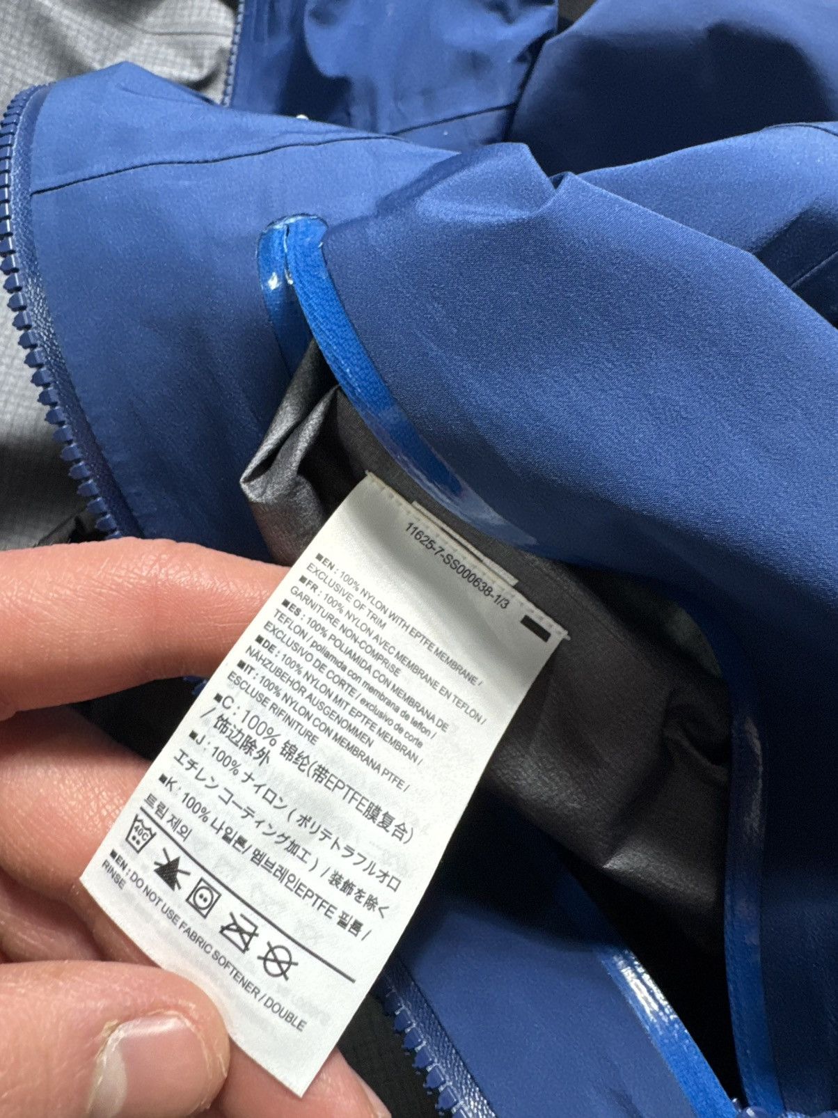 Arc'teryx Arc’teryx Gore-Tex Pro Alpha AR Jacket Size L Size US L / EU 52-54 / 3 - 14 Thumbnail