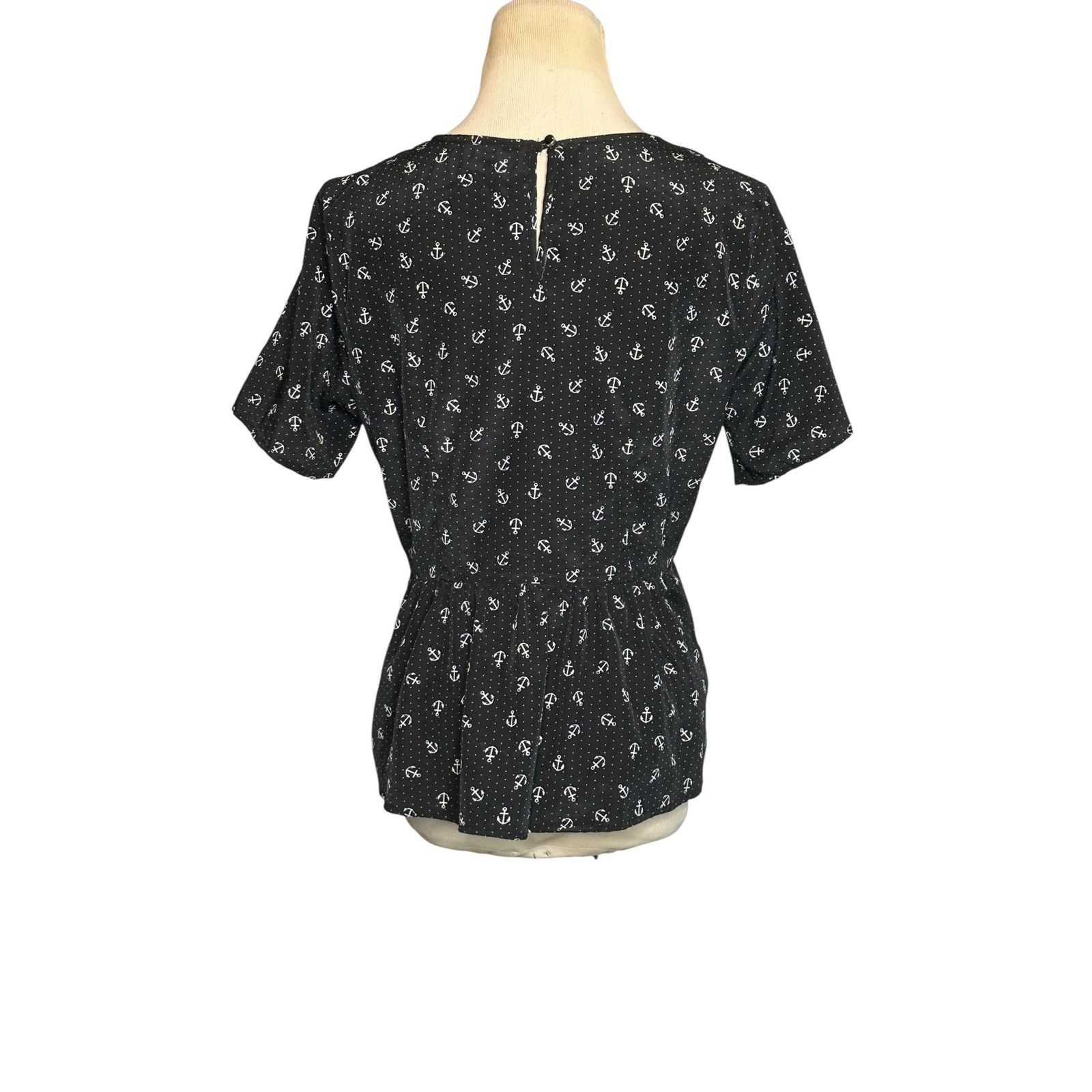 Forever 21 Forever 21 anchor print short sleeves blouse size medium Size M / US 6-8 / IT 42-44 - 10 Thumbnail