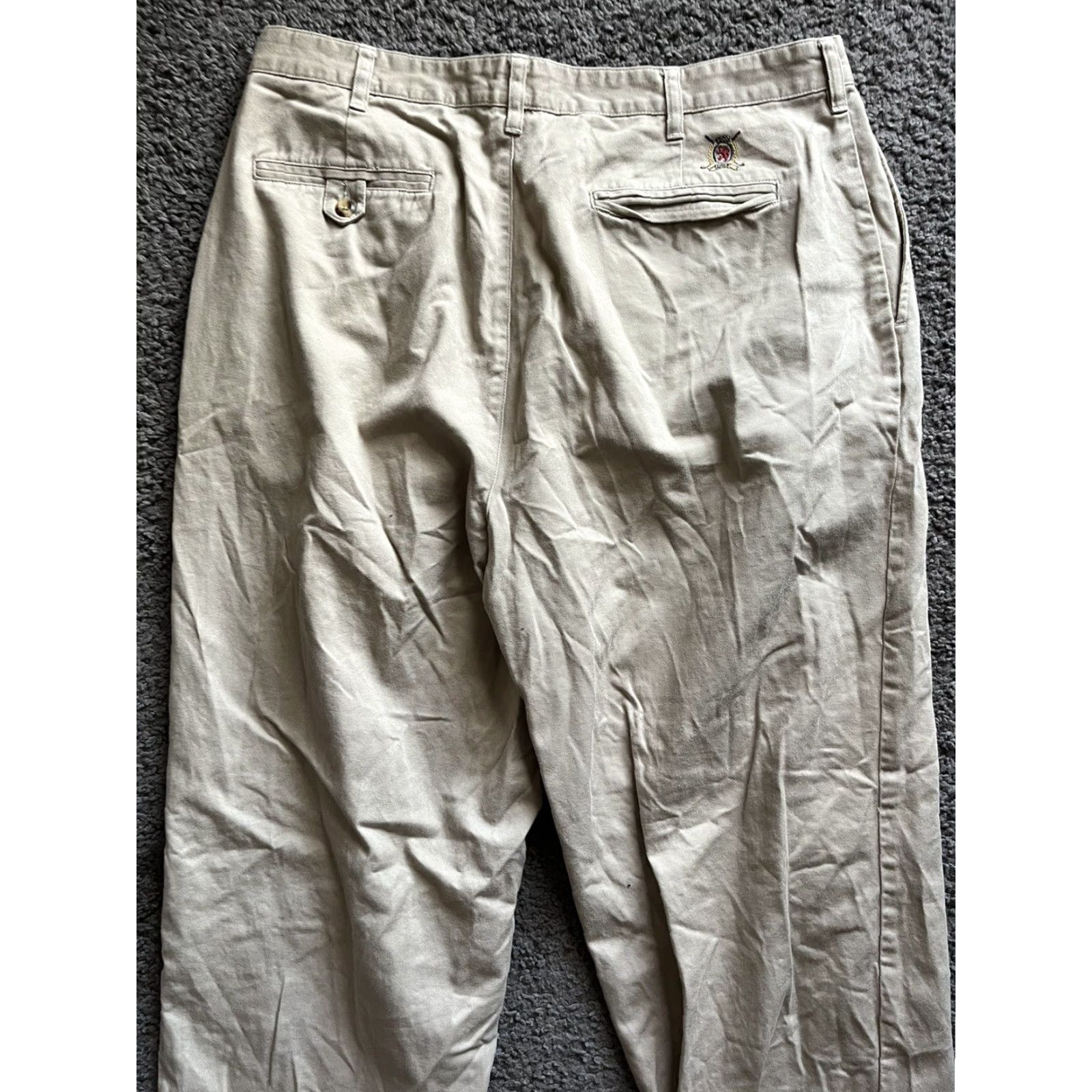 Tommy Hilfiger VINTAGE Tommy Hilfiger Mens Beige Pleated Dress Pants Straight Leg 38x32 Adult Regular Beige 90s American Designer Mens Pants Size US 38 / EU 54 - 2 Thumbnail
