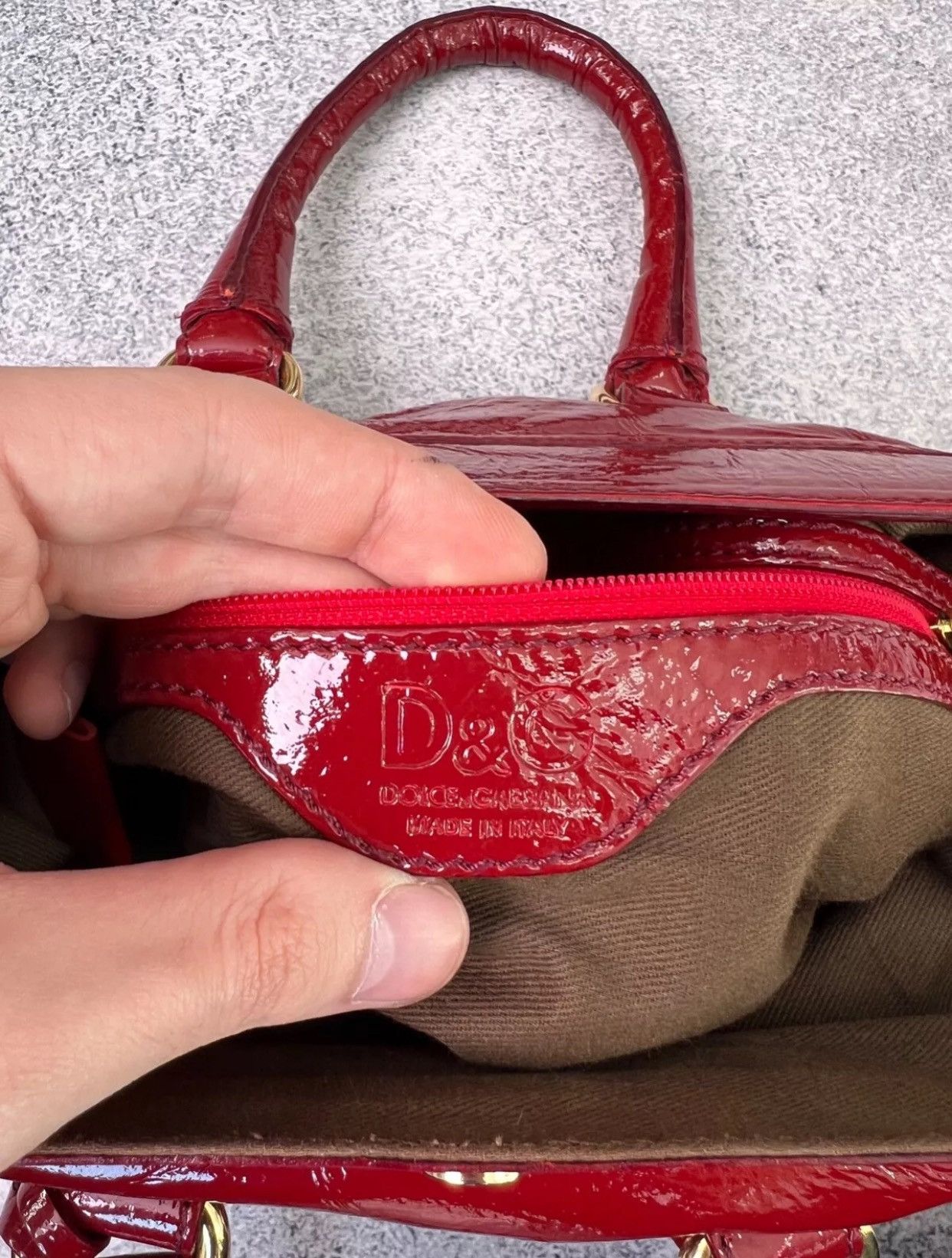 Designer × Dolce & Gabbana × Vintage Vintage D&G Red Patent Leather Front Pocket women’s bag Size ONE SIZE - 8 Thumbnail
