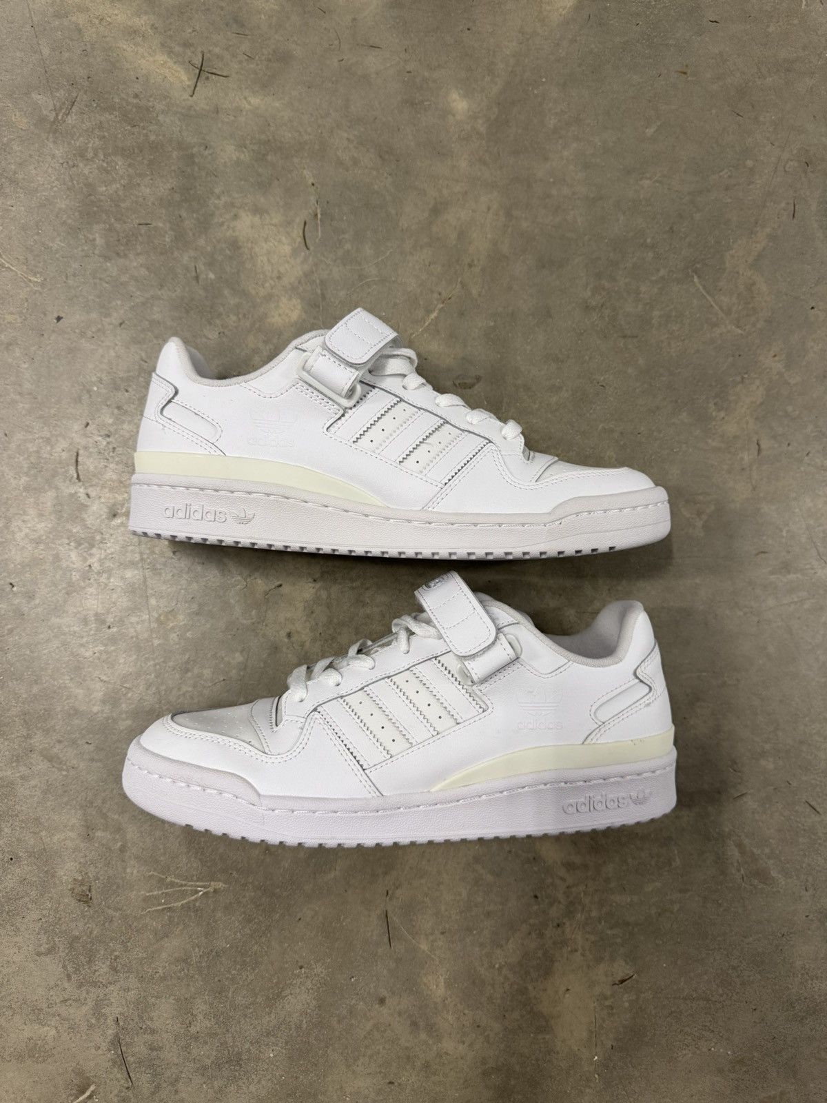 Adidas Adidas Forum Low Triple White Size 9.5 Size US 9.5 / EU 42-43 - 2 Thumbnail