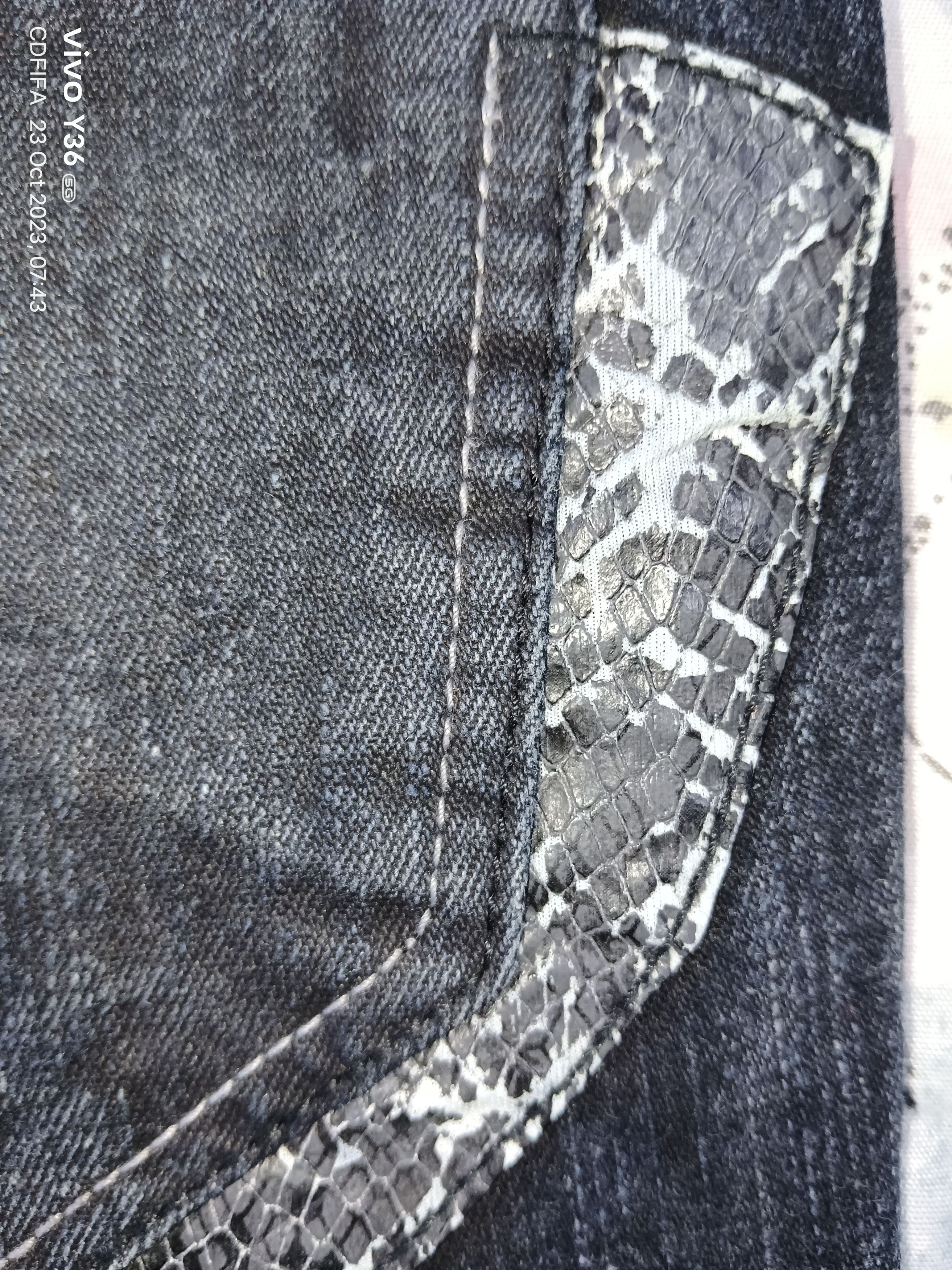 LOWBOX Rare💥💥Lowbox Thunder Whiskers Jeans Size US 31 - 7 Thumbnail