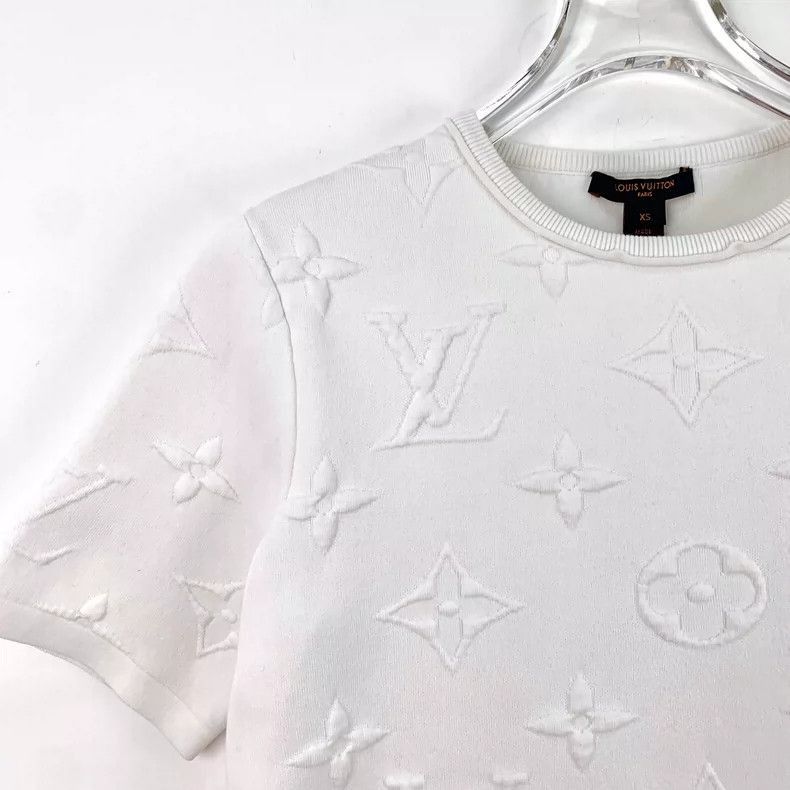 Louis Vuitton Louis Vuitton Embossed Logo White Cotton T -2505 Size XS / US 0-2 / IT 36-38 - 3 Thumbnail