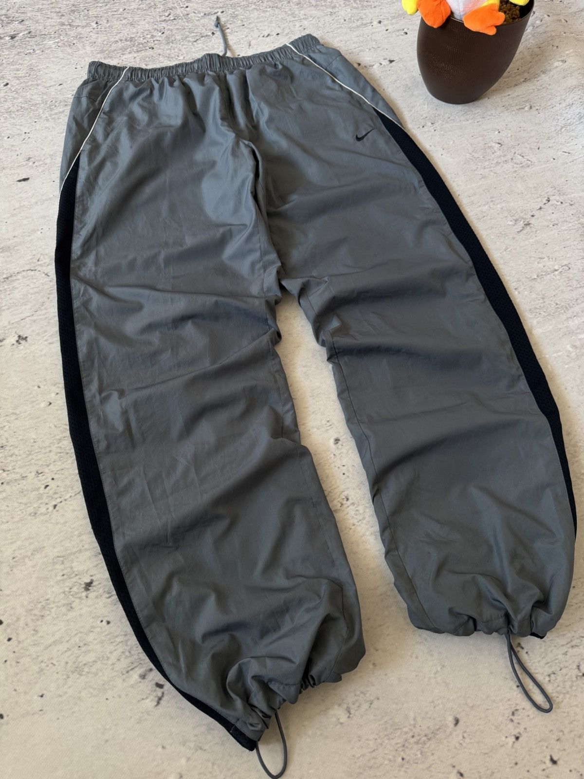 Nike × Vintage NIKE NYLON VINTAGE Y2K OVERSIZE BAGGY FIT PANTS SWEATPANTS Size US 34 / EU 50 - 2 Thumbnail