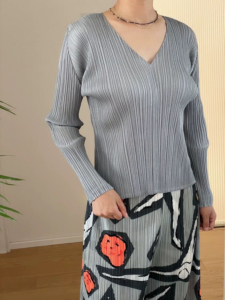 Issey Miyake issey miyake size:one size grey shirt 2505-Nextarrow Size XXS / US 00 / IT 34 - 1 Thumbnail