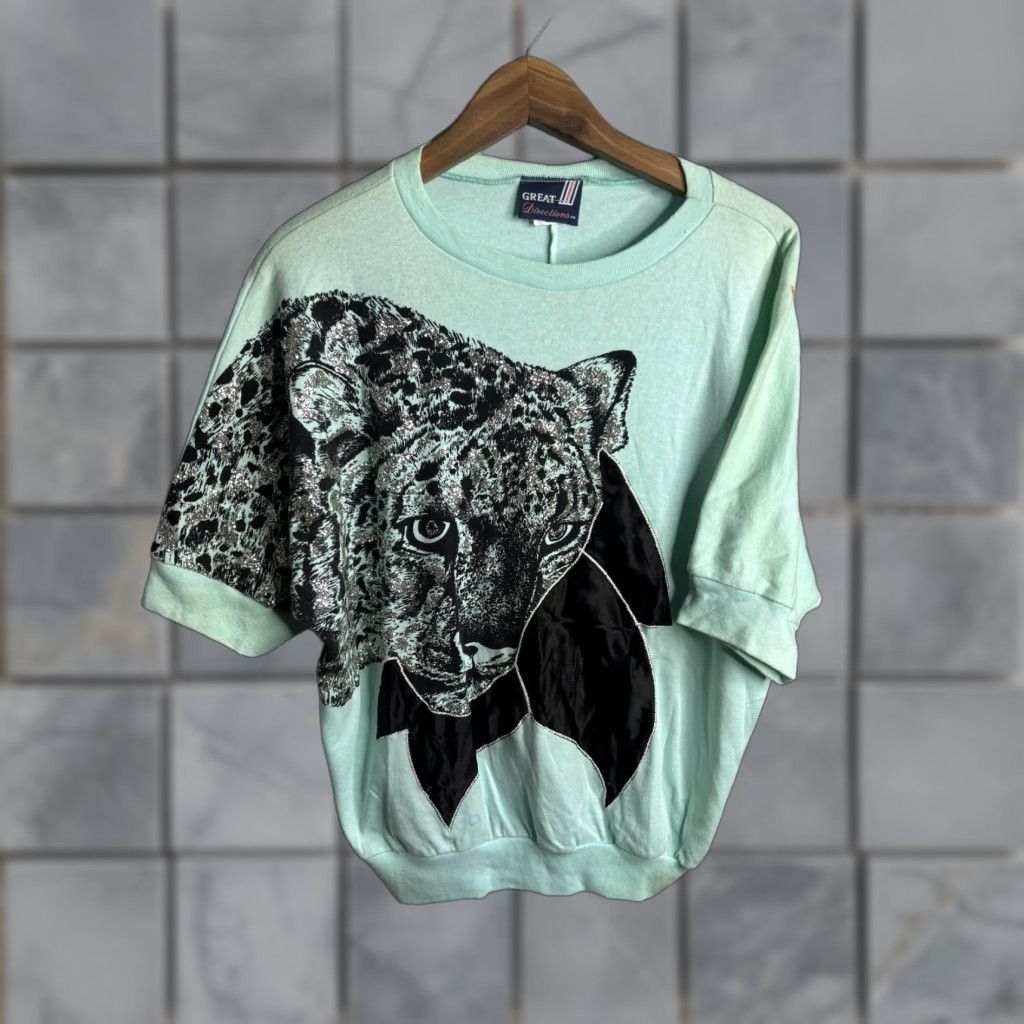 Greats VINTAGE GREAT Directions Shirt Womens Large Green Leopard Graphic Dolman 80s Size L / US 10 / IT 46 - 1 Thumbnail