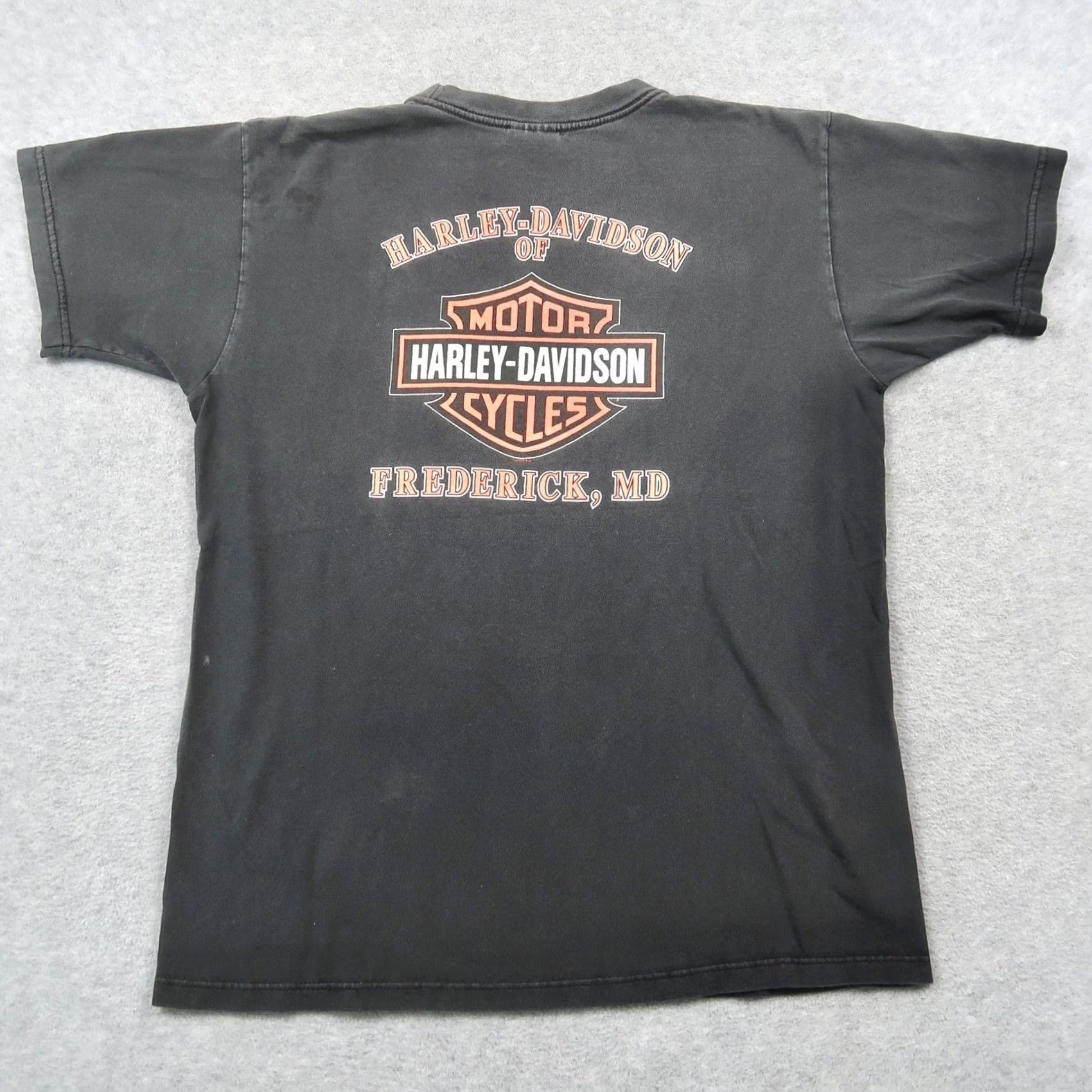 Harley Davidson VINTAGE Harley-Davidson Black Tribal Wing Pocket T-Shirt Large Mens 2000s Faded Size US L / EU 52-54 / 3 - 2 Thumbnail