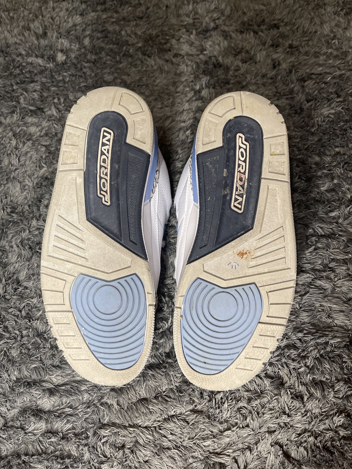 Jordan Brand × Nike Air Jordan 3 Retro UNC Size 8.5 (EU42) Size US 8.5 / EU 41-42 - 5 Thumbnail