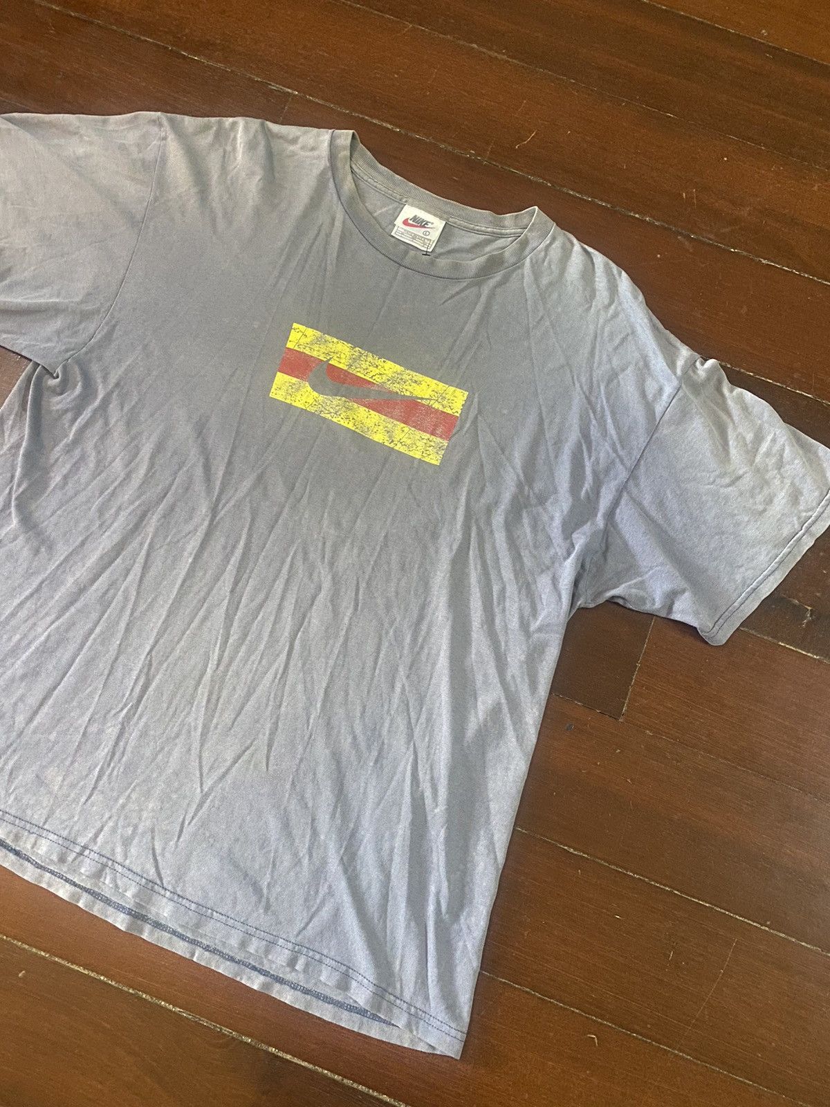 Nike Vintage Nike Big Logo box logo Oversized Tee Y2K USA faded Size US L / EU 52-54 / 3 - 4 Thumbnail