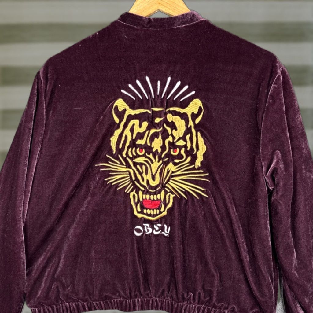 OBEY WORLDWIDE JACKET WOMENS LARGE L PURPLE EMBROIDERED TIGER SATIN FULL ZIP