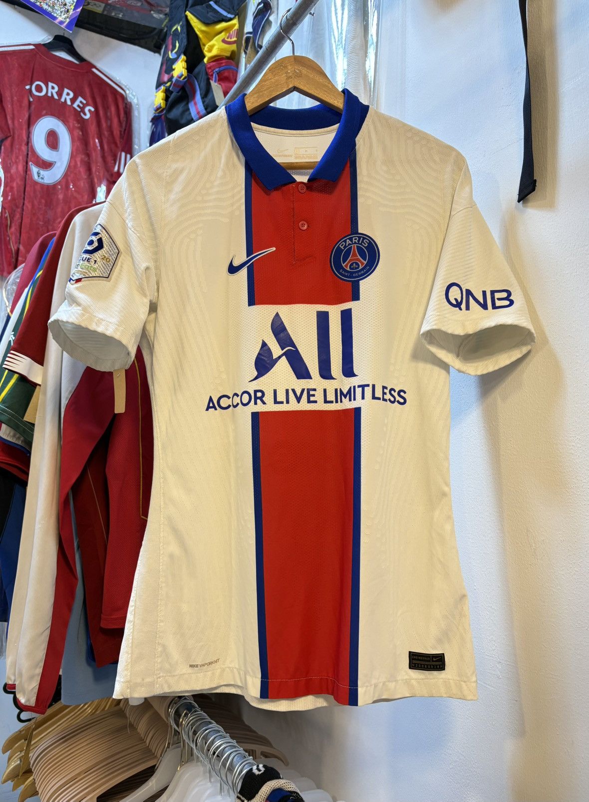 Nike 2020 Paris Saint-German Away Kit Player Version Size US L / EU 52-54 / 3 - 1 Thumbnail