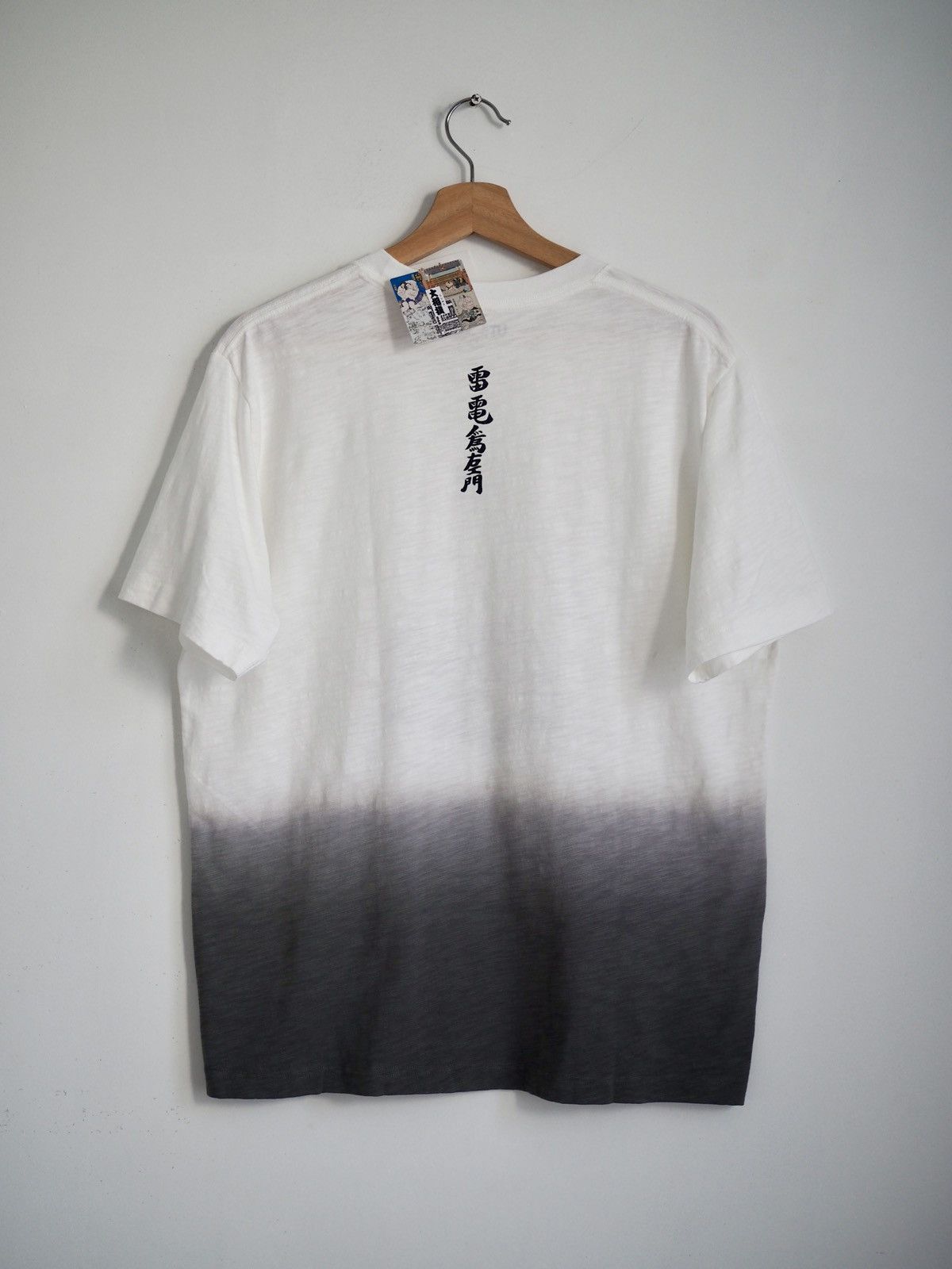 Uniqlo Sumo wrestling graphic Uniqlo T shirt size medium Size US M / EU 48-50 / 2 - 4 Thumbnail