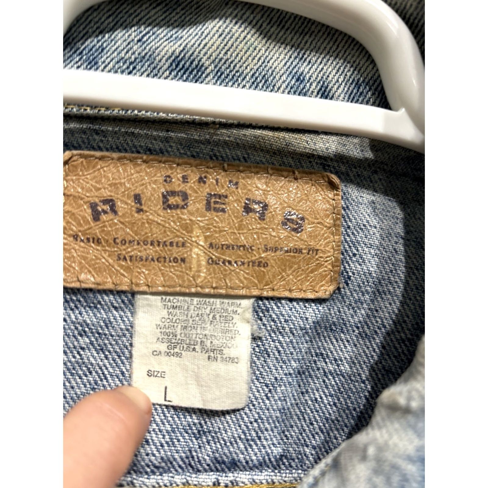Vintage VINTAGE Riders Denim Blue Jean Jacket Mens Size L Distressed 1980s Bomber Jacket Wide Shoulder Pit to Pit 24” Total Length 24” Size US 33 - 4 Thumbnail