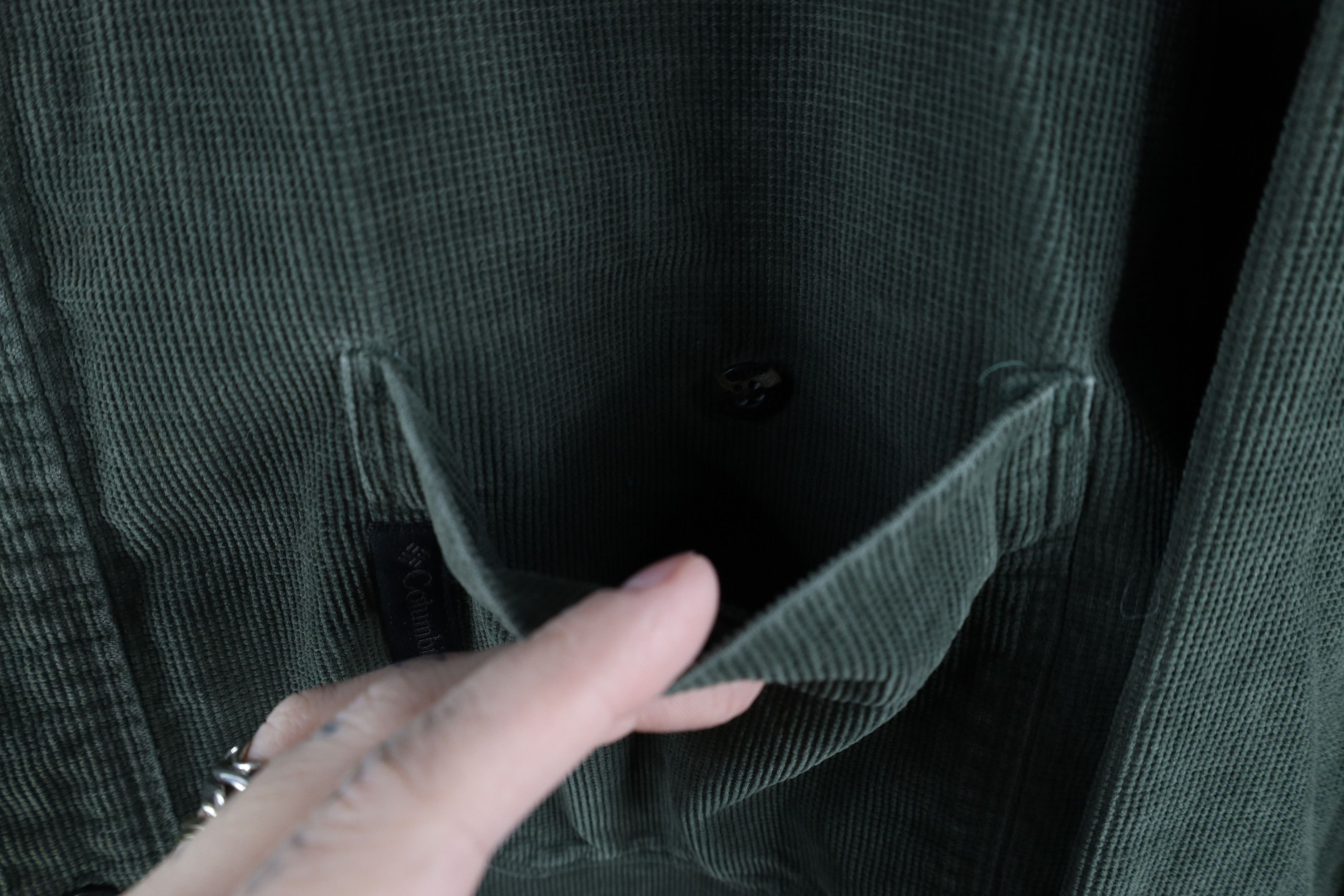Columbia × Vintage Vintage 90s Columbia Out Corduroy Collared Button Down Shirt Size US XL / EU 56 / 4 - 5 Thumbnail