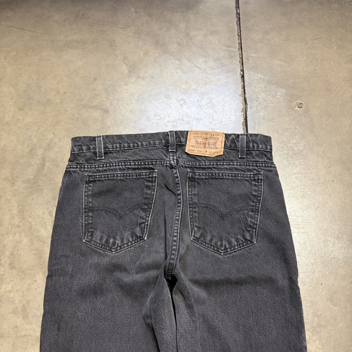 Levi's Vintage 90a Levis 550 Orange Tab Denim Jeans Relaxed Fit USA Size US 36 / EU 52 - 9 Thumbnail