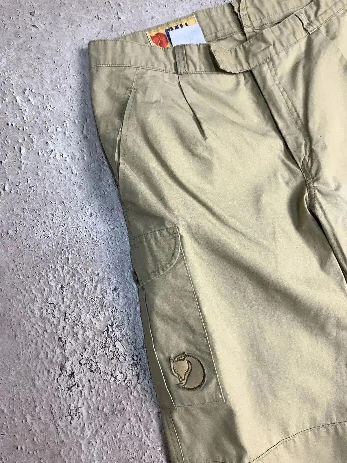 Fjallraven × Vintage Vintage Fjallraven Cargo Cropped Pants G-1000 Size US 31 - 9 Thumbnail
