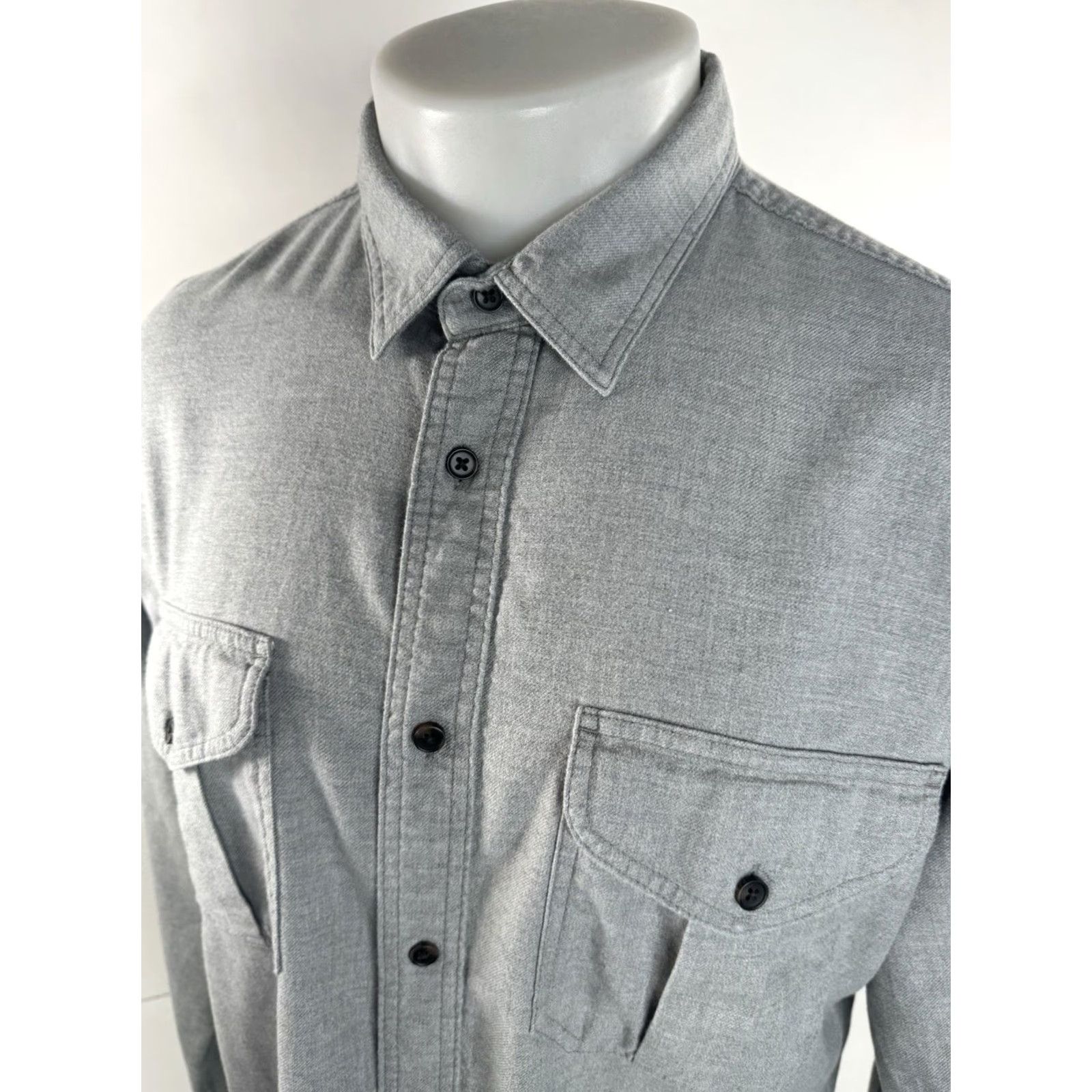 Filson FILSON Flannel Work Shirt Mens L Gray Long Sleeve Button-Up XL? (Original Size: L) Size US L / EU 52-54 / 3 - 2 Thumbnail