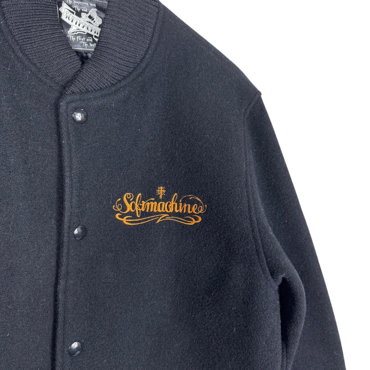 SOFTMACHINE 💥 SOFTMACHINE EMBROIDERY LOGO VARSITY BOMBER JACKET SIZE L Size US L / EU 52-54 / 3 - 5 Thumbnail