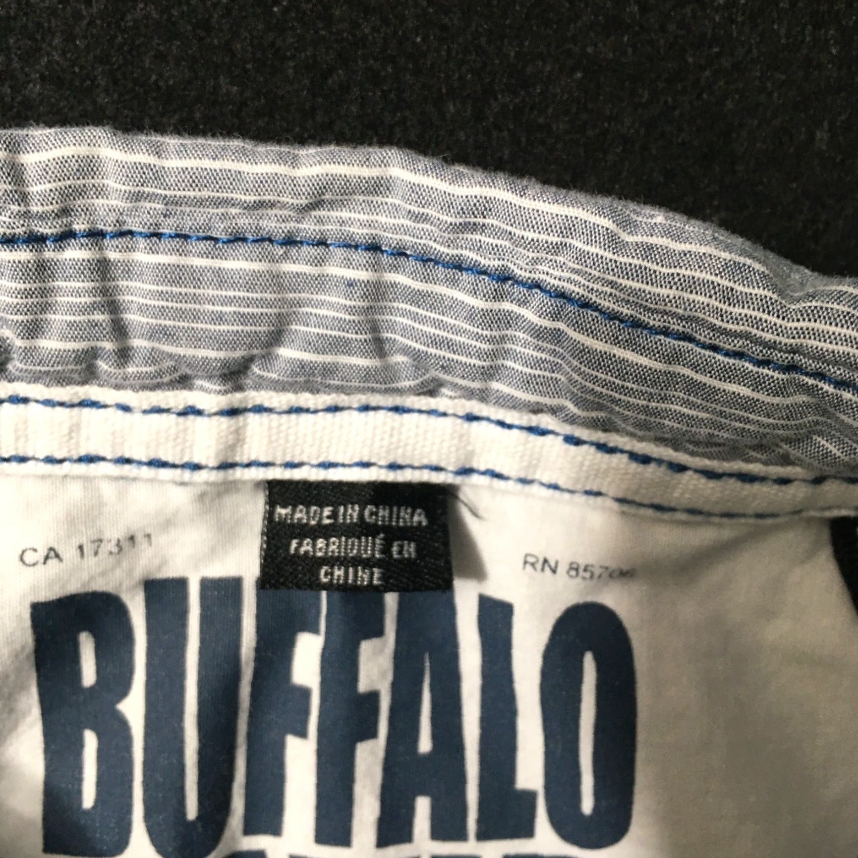 Buffalo David Bitton Buffalo by David Bitton Shirt Button-Up Buffalo Blue White Short Sleeve Mens M Cotton Pockets Size US M / EU 48-50 / 2 - 2 Thumbnail