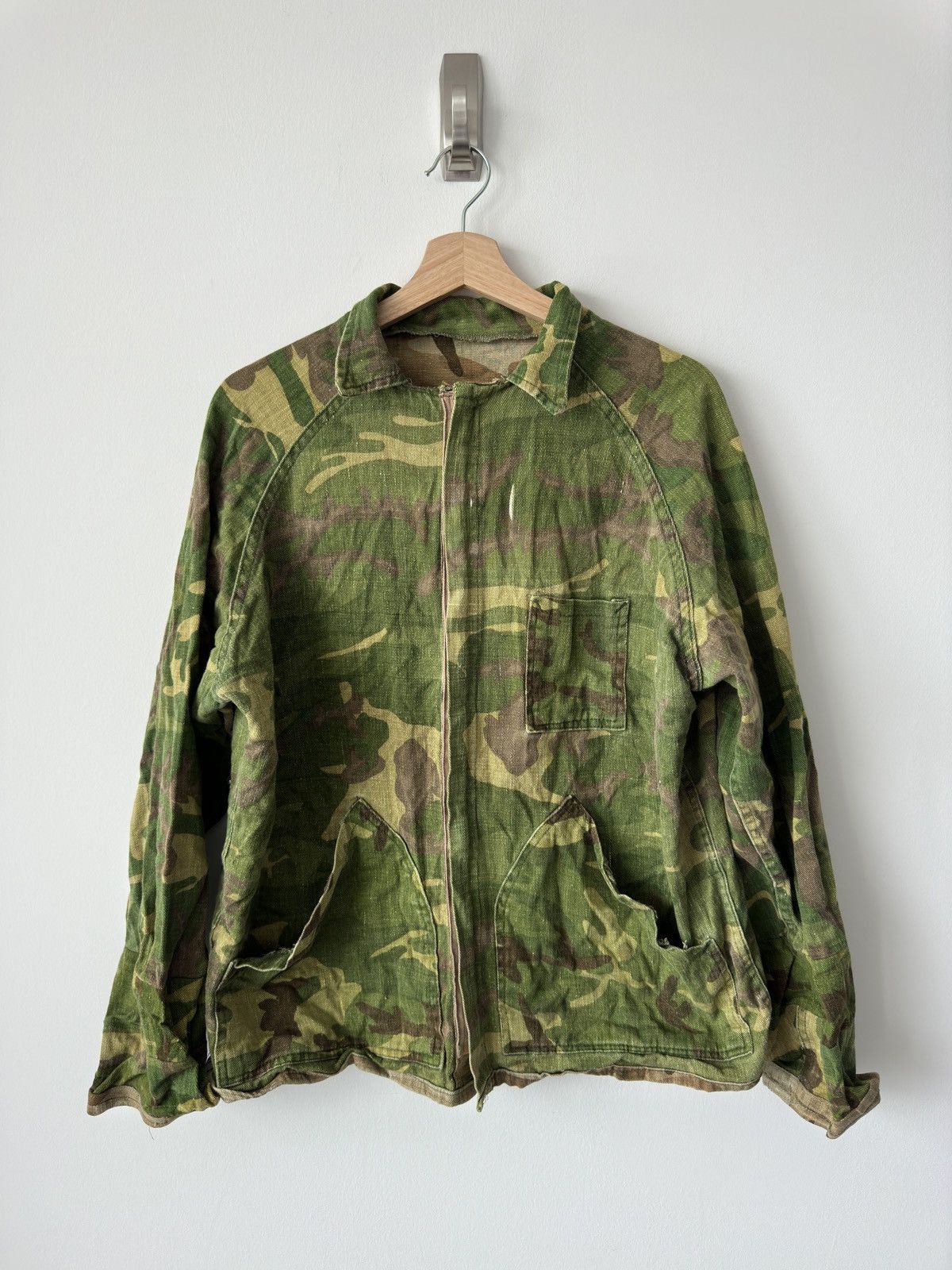 Vintage Vintage Military Camo Light Zip Up Jacket Size US L / EU 52-54 / 3 - 1 Thumbnail