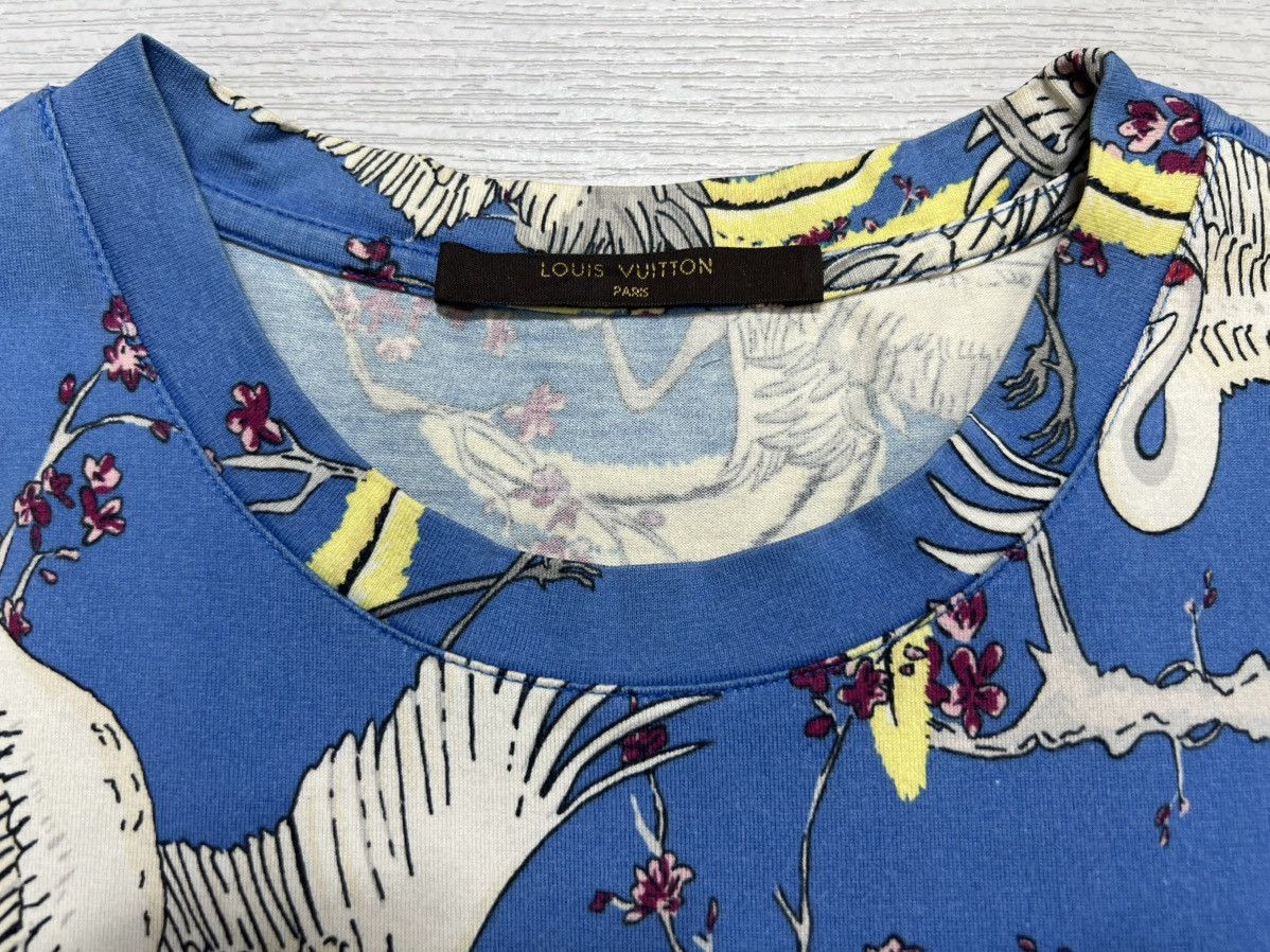 Louis Vuitton Louis Vuitton - Kim Jones - S/S 16’ Blue Crane T-Shirt Size US M / EU 48-50 / 2 - 15 Thumbnail