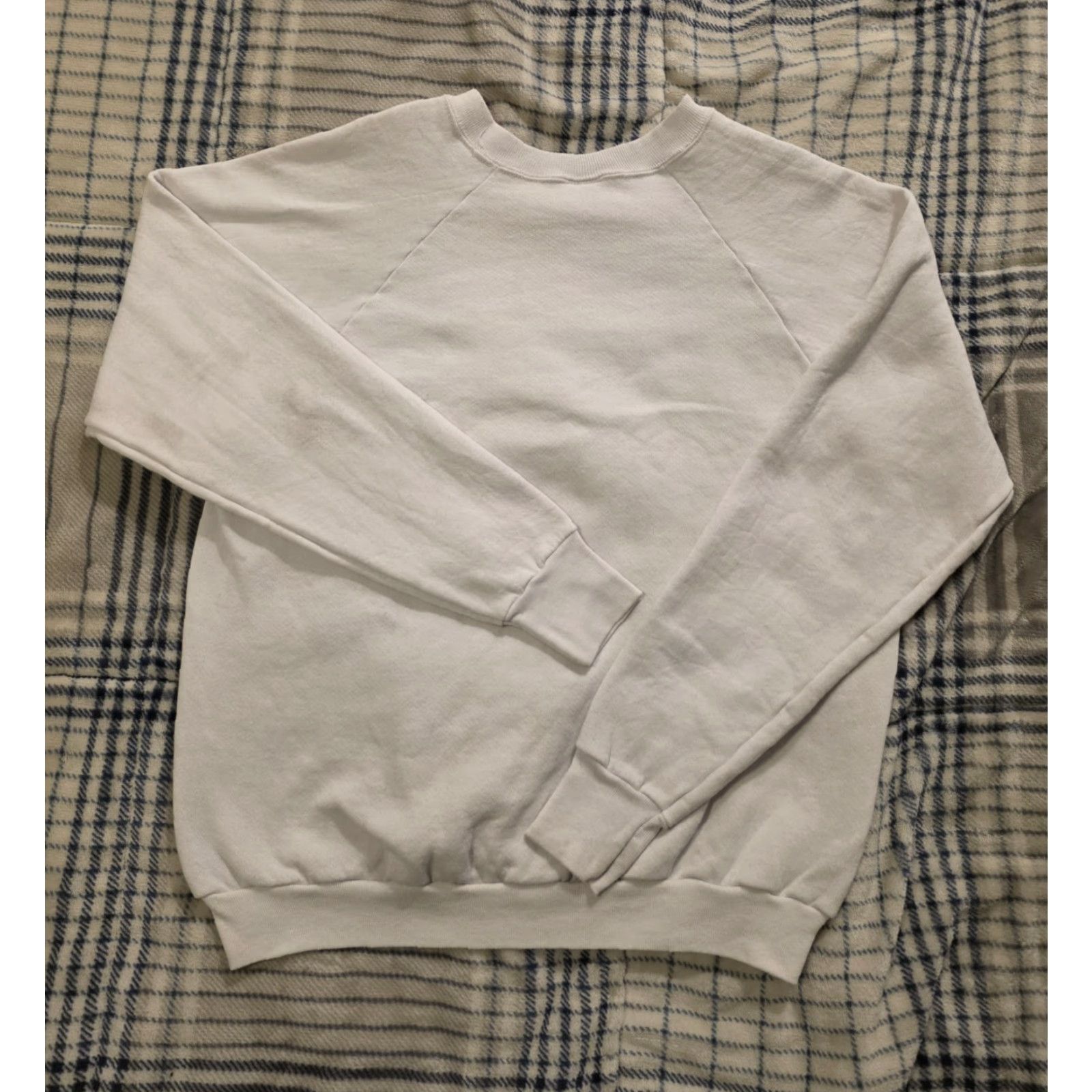 Fruit Of The Loom VINTAGE 80s Fruit Of The Loom Sweatshirt USA White Long Sleeve Crew Neck Graphic Print Pullover Unisex Adults L Size US L / EU 52-54 / 3 - 4 Thumbnail