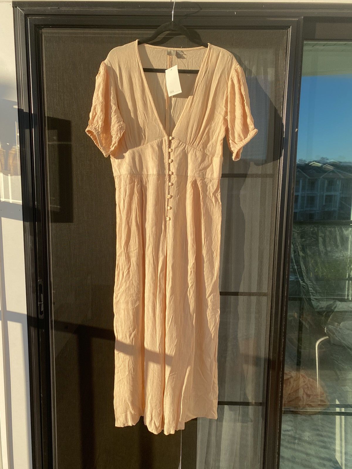 Asos ASOS Design Crinkle tea Jumpsuit Puff Sleeve in Stone NWT Size M / US 6-8 / IT 42-44 - 5 Thumbnail
