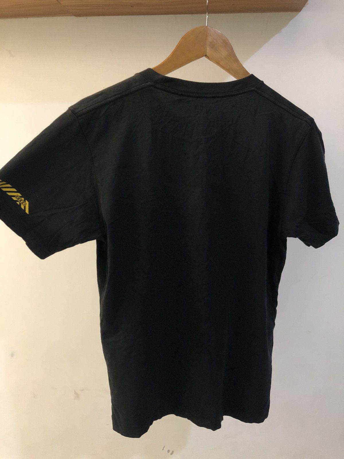 Anime × Japanese Brand × Uniqlo Evagelion 01 Berserk X Uniqlo Black Shirt Medium Size Size US S / EU 44-46 / 1 - 7 Thumbnail
