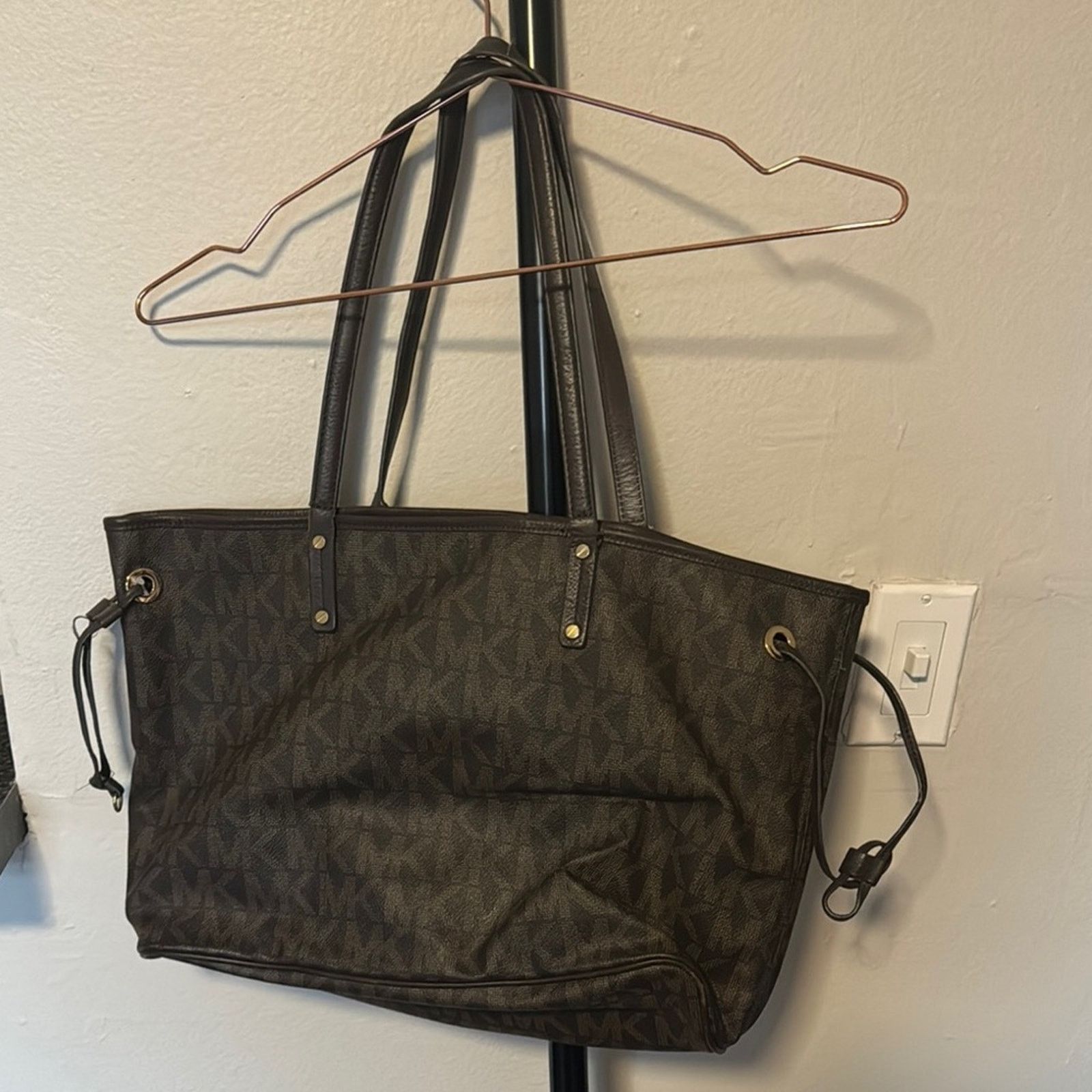 Michael Kors Michael Kors Brown Tote Bag Size ONE SIZE - 1 Preview