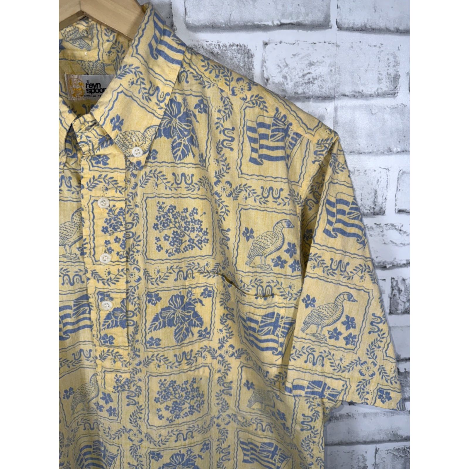 Reyn Spooner VINTAGE Reyn Spooner Yellow Short Sleeve Button-Up Hawaiian Shirt M Mens Size US M / EU 48-50 / 2 - 3 Thumbnail