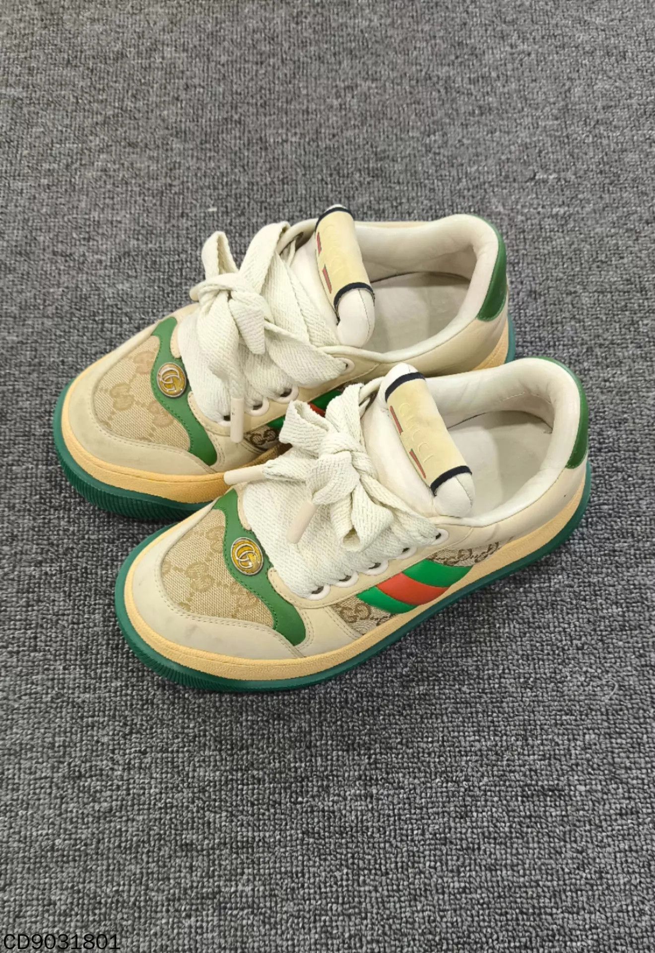 Gucci GUCCI GG Supreme Dirty Sneaker 98 New Women's 35.5 Size US 5 / IT 35 - 1 Thumbnail