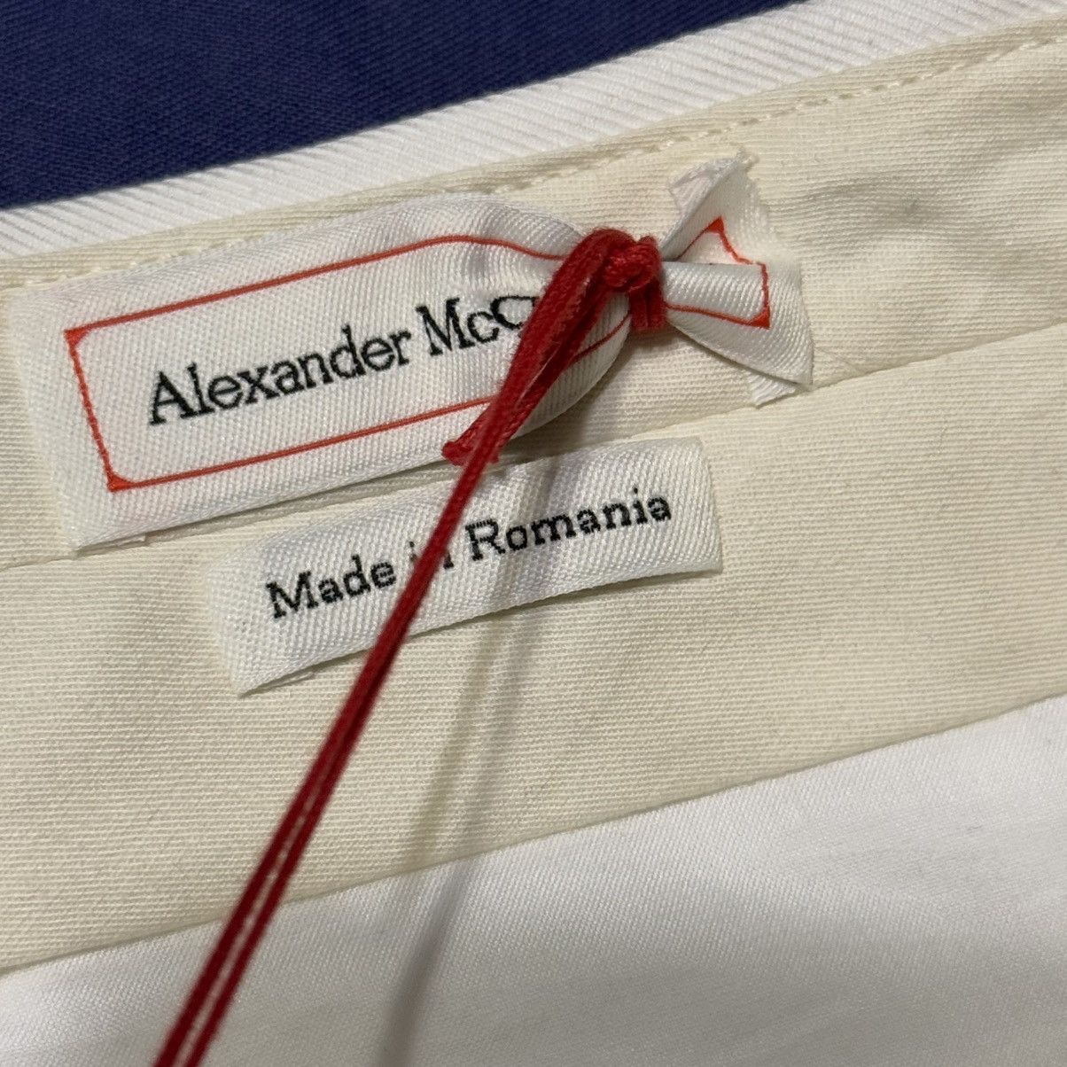 Alexander McQueen Alexander McQueen oversized cream-white pleated shorts Size US 34 / EU 50 - 4 Thumbnail