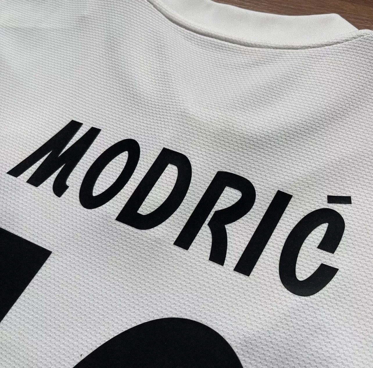 Adidas REAL MADRID ADIDAS 2018/2019 FOOTBALL HOME JERSEY #10 MODRIC Size US M / EU 48-50 / 2 - 11 Thumbnail