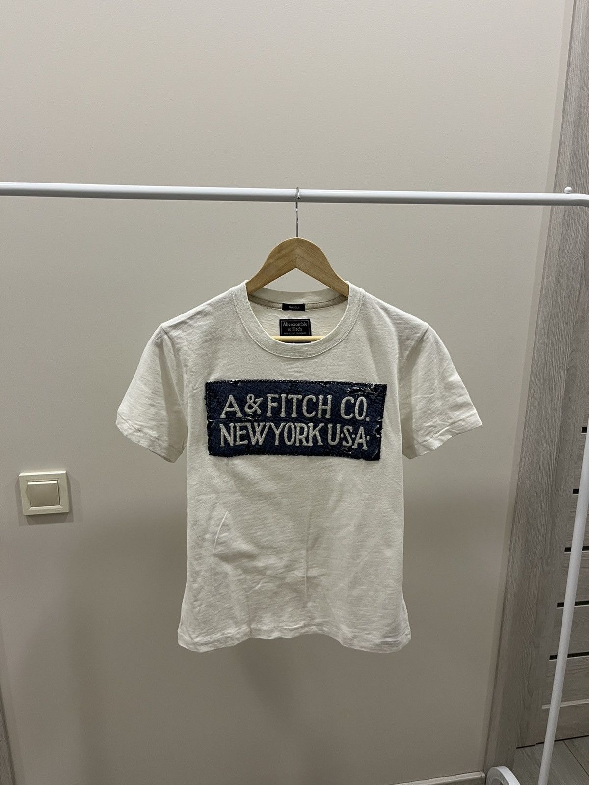 Japanese Brand Abercrombie & Fitch T-Shirt Spellout Vintage Y2K 90s Size US XS / EU 42 / 0 - 1 Thumbnail