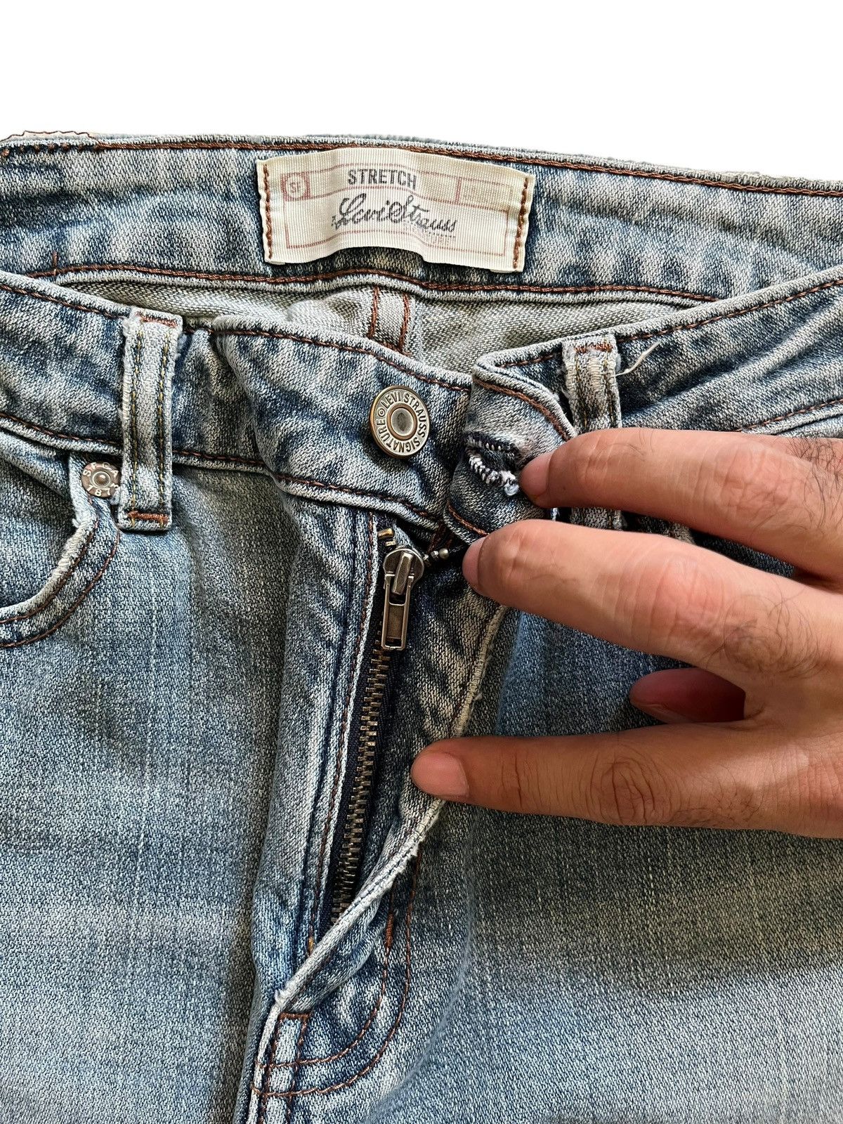 Levi's × Levi's Vintage Clothing Vintage 90s Levis Light Wash Style Distressed Flare Jeans Size US 26 / EU 42 - 3 Thumbnail
