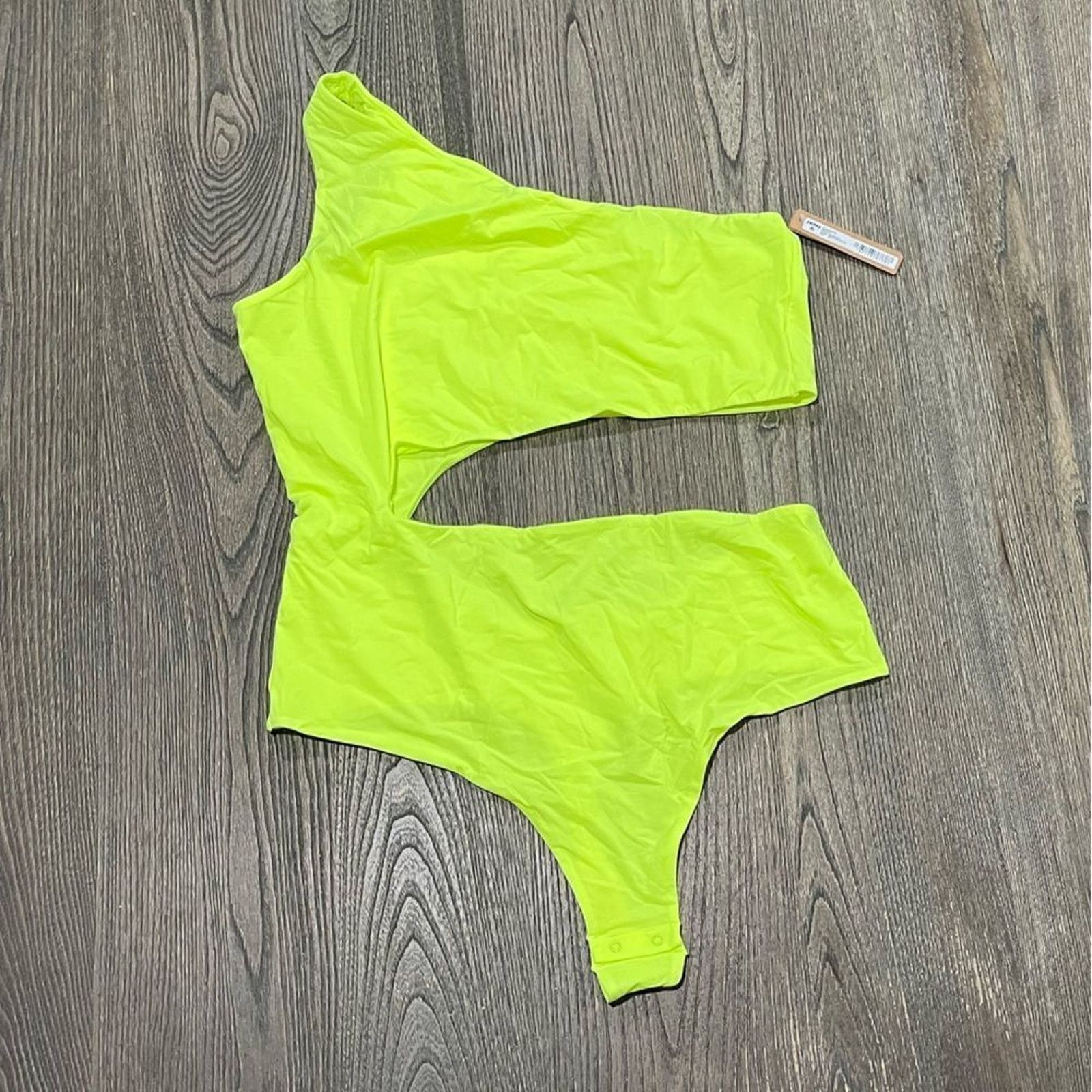 SKIMS NWT Skims Fits Everybody Bodysuit Green Highlighter 4X Size 4XL / US 24-26 - 1 Thumbnail