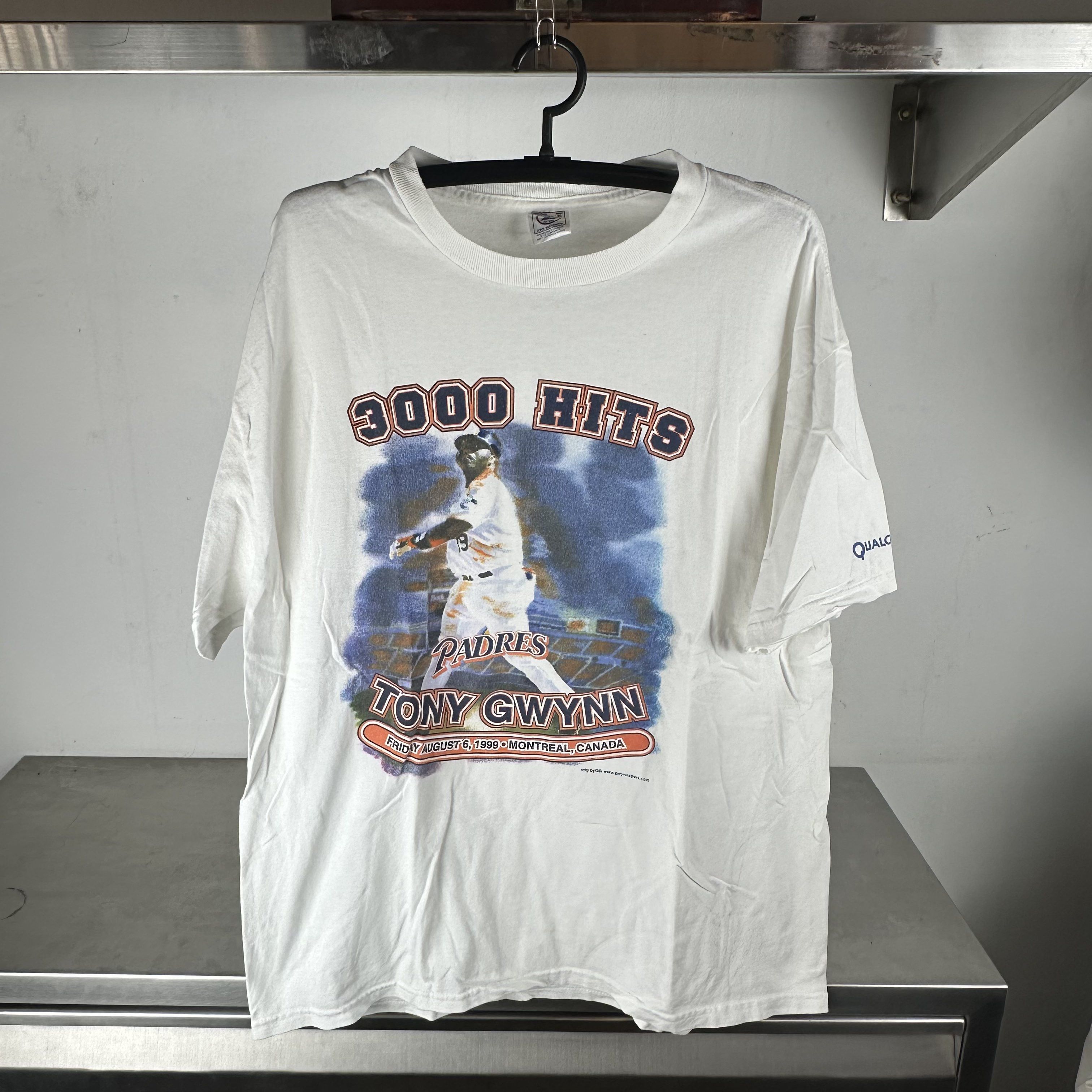 Vintage 1999 Tony Gwynn San Diego Padres 3000 Hits MLB T-shirt Size US XXL / EU 58 / 5 - 1 Thumbnail