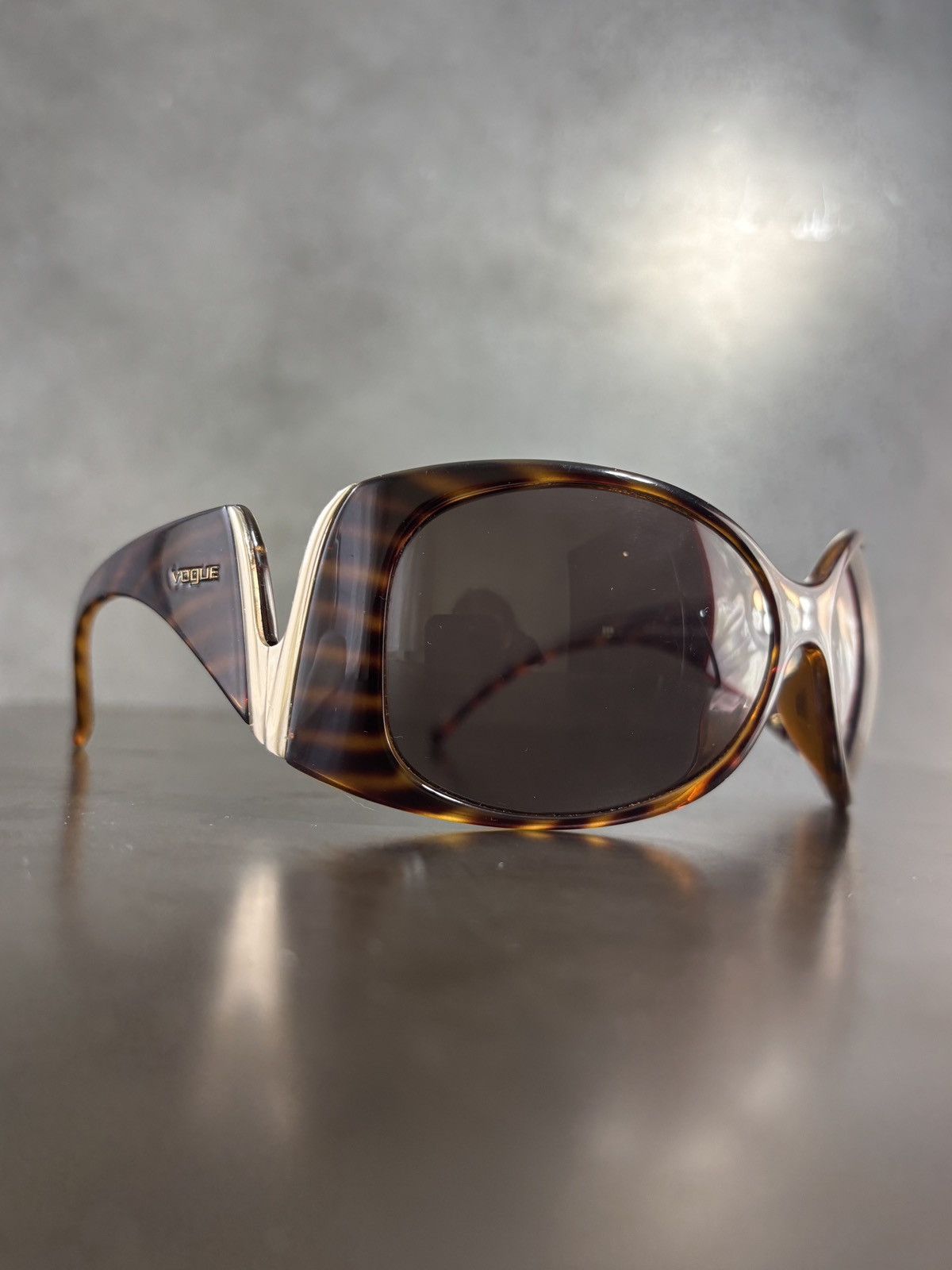 Vintage × Vogue 2000s Vintage Vogue Sunglasses Drop Arm VO 2519-S Y2K Glam Size ONE SIZE - 17 Thumbnail