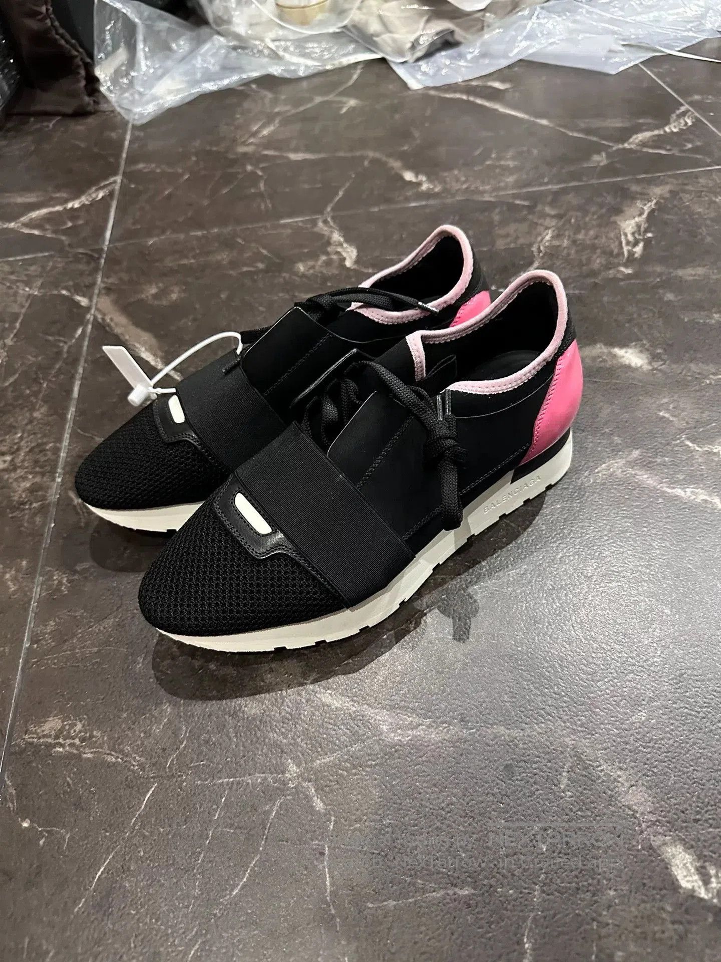 Balenciaga Women's Balenciaga Runner Sneakers. Size US 7 / IT 37 - 1 Thumbnail