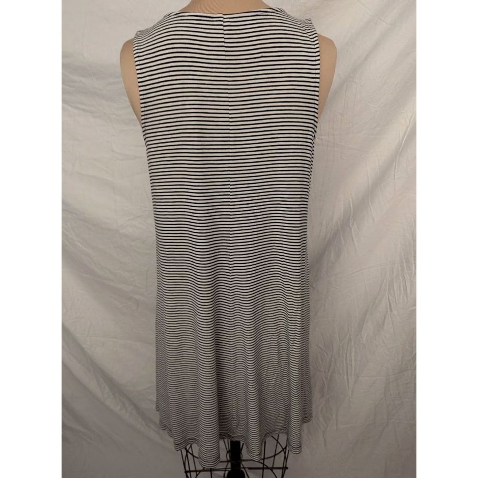 Old Navy Old Navy Petite Medium Black White Striped Sleeveless Swing Dress Casual Soft Dress Size M / US 6-8 / IT 42-44 - 3 Thumbnail