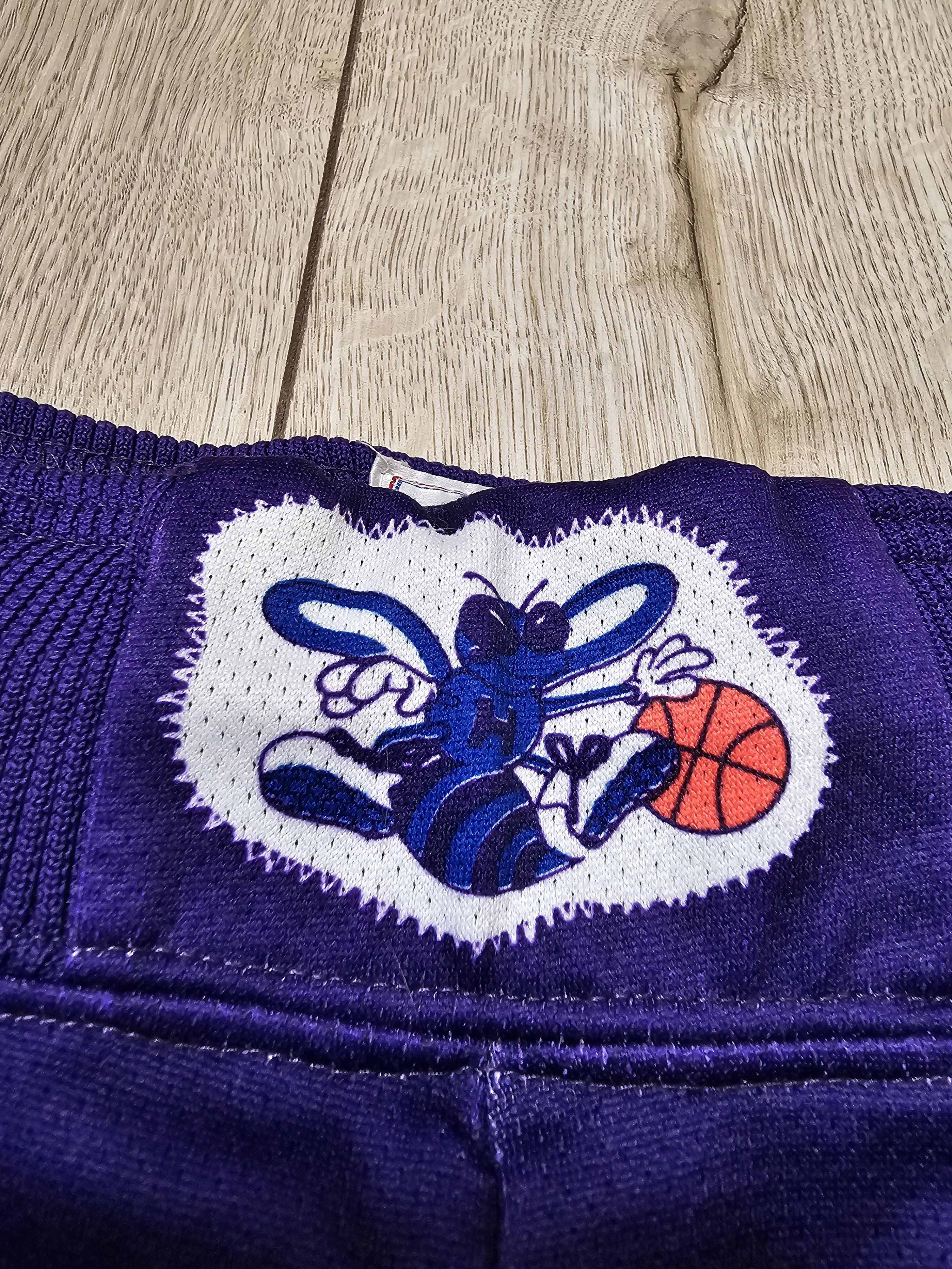 Champion CHARLOTTE HORNETS SHORTS CHAMPION 1994 BASKETBALL SHORTS NBA Size US 36 / EU 52 - 3 Thumbnail