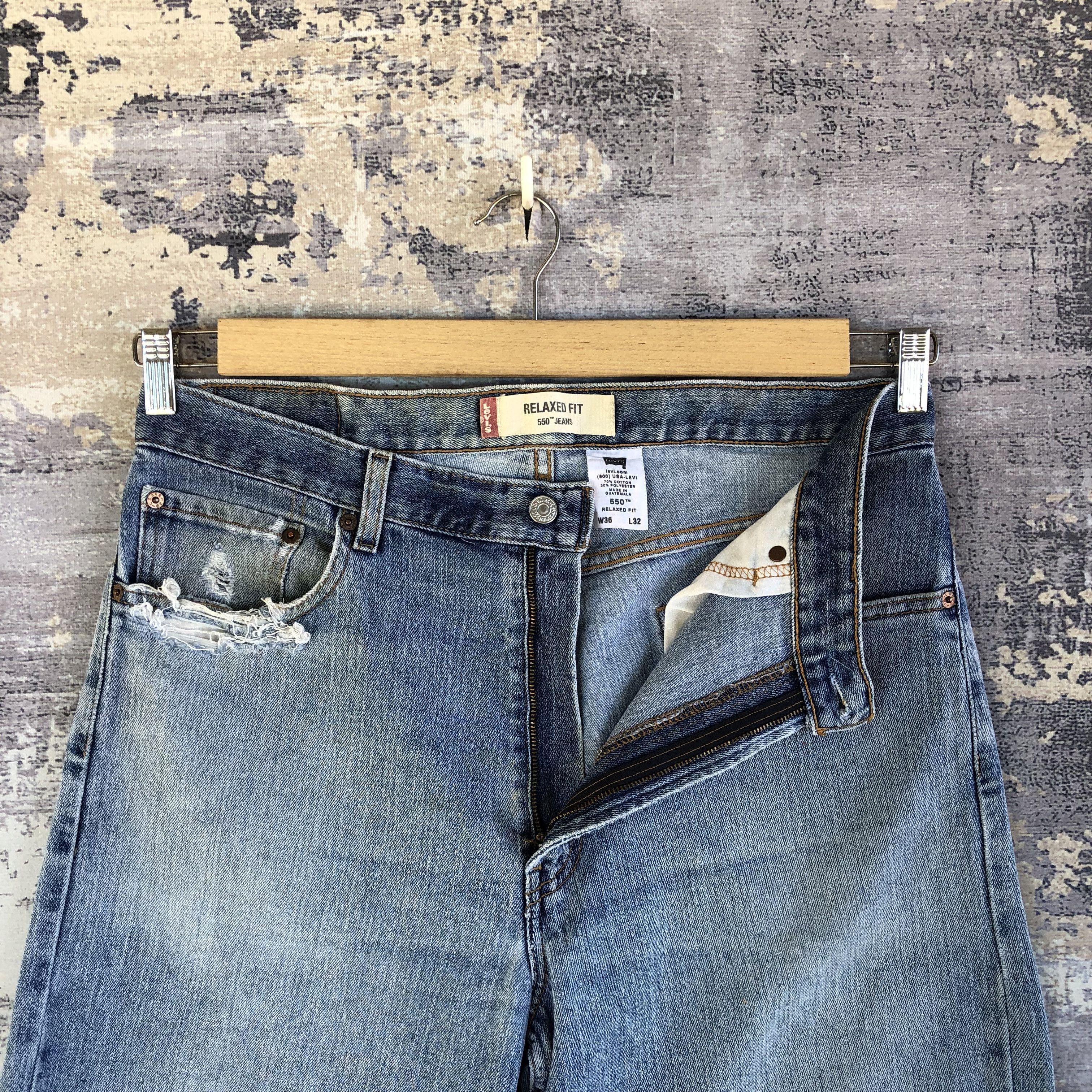 Levi's Vintage Levis 550 Light Wash Jeans Levi's Distressed Denim Size US 34 / EU 50 - 6 Thumbnail